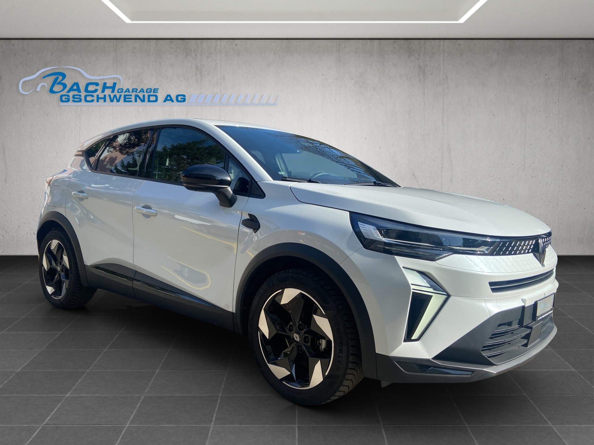 RENAULT Captur 1.3 TCe Techno-showroom-element-1