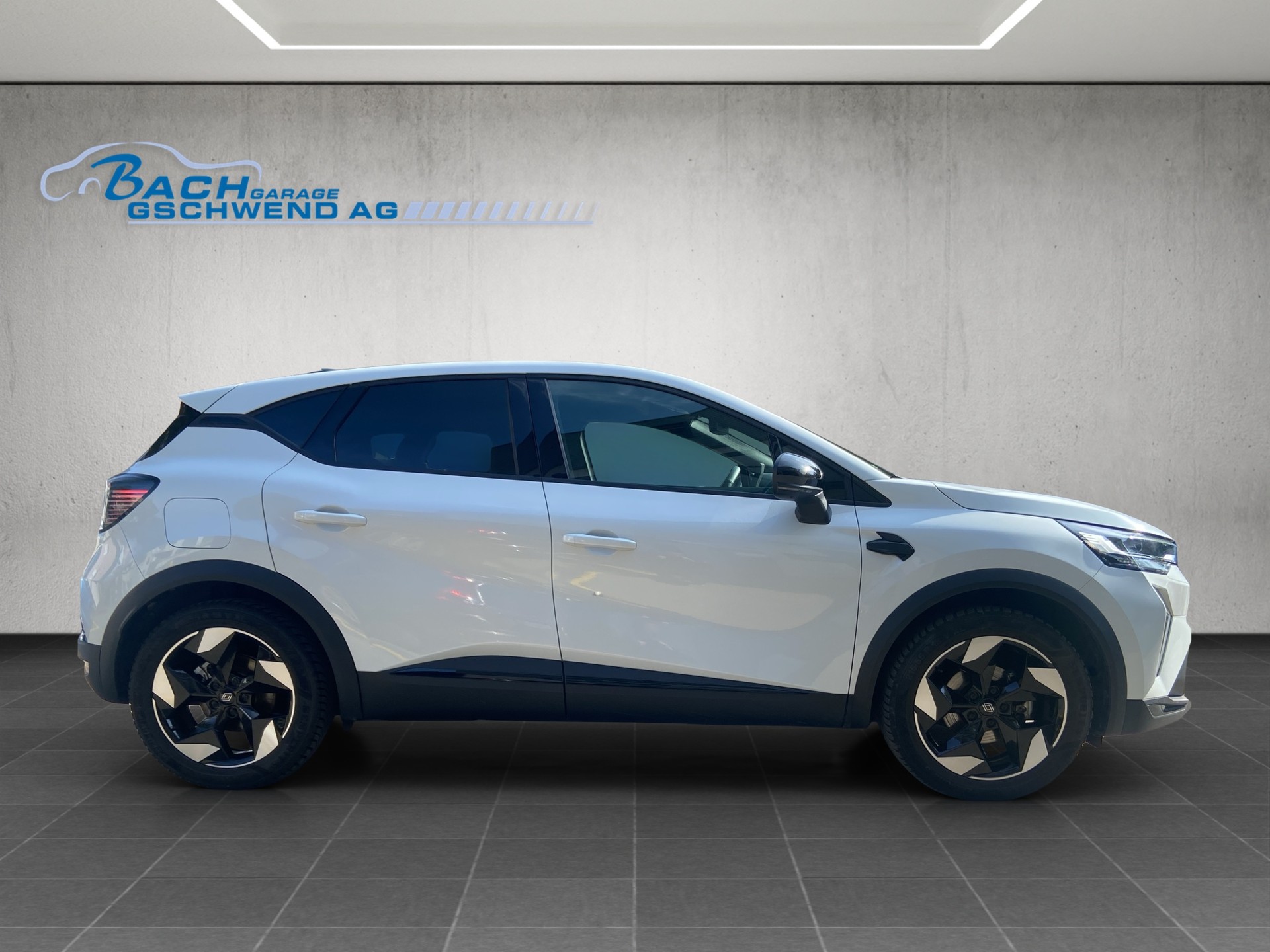RENAULT Captur 1.3 TCe Techno-showroom-element-2