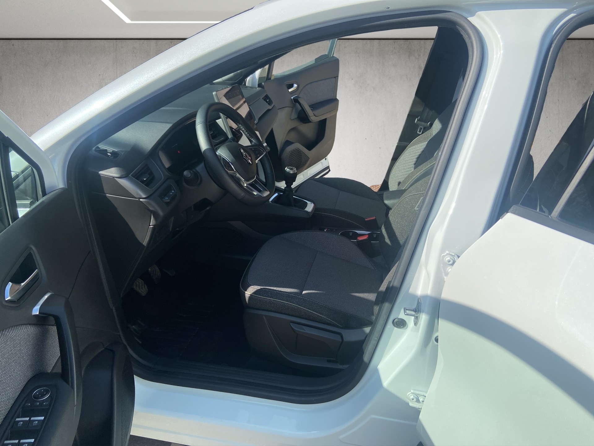 RENAULT Captur 1.3 TCe Techno-image-6