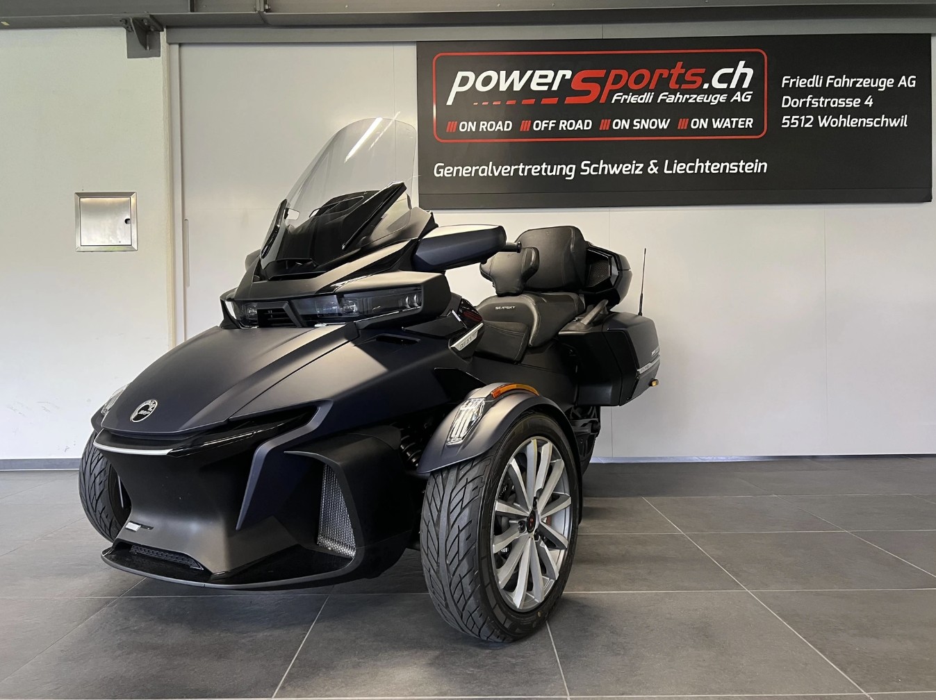 CAN-AM Spyder RT Sea to Sky-image-2