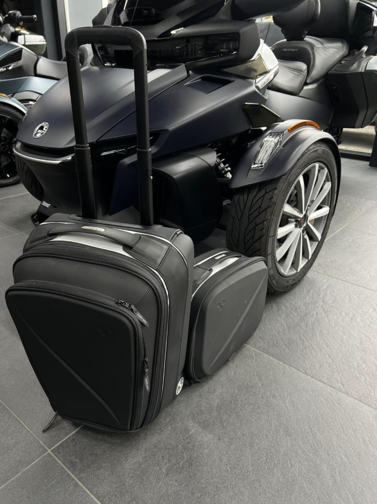 CAN-AM Spyder RT Sea to Sky-image-9