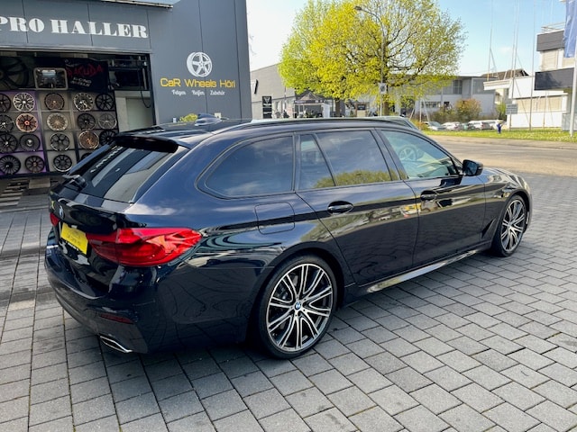 BMW 530d xDrive Touring Sport Line Steptronic-image-4