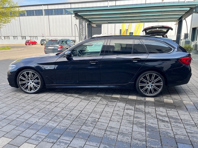 BMW 530d xDrive Touring Sport Line Steptronic-image-1