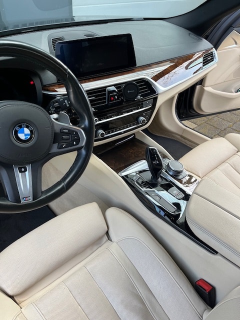 BMW 530d xDrive Touring Sport Line Steptronic-image-11