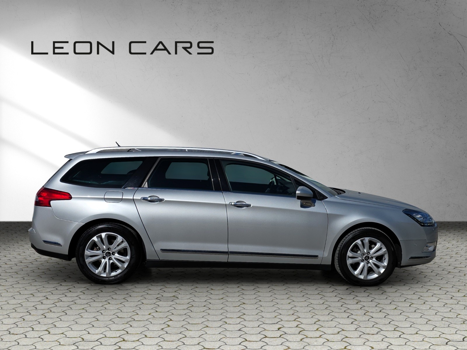 CITROEN C5 Tourer 2.0 HDi Exclusive Automatic-image-2
