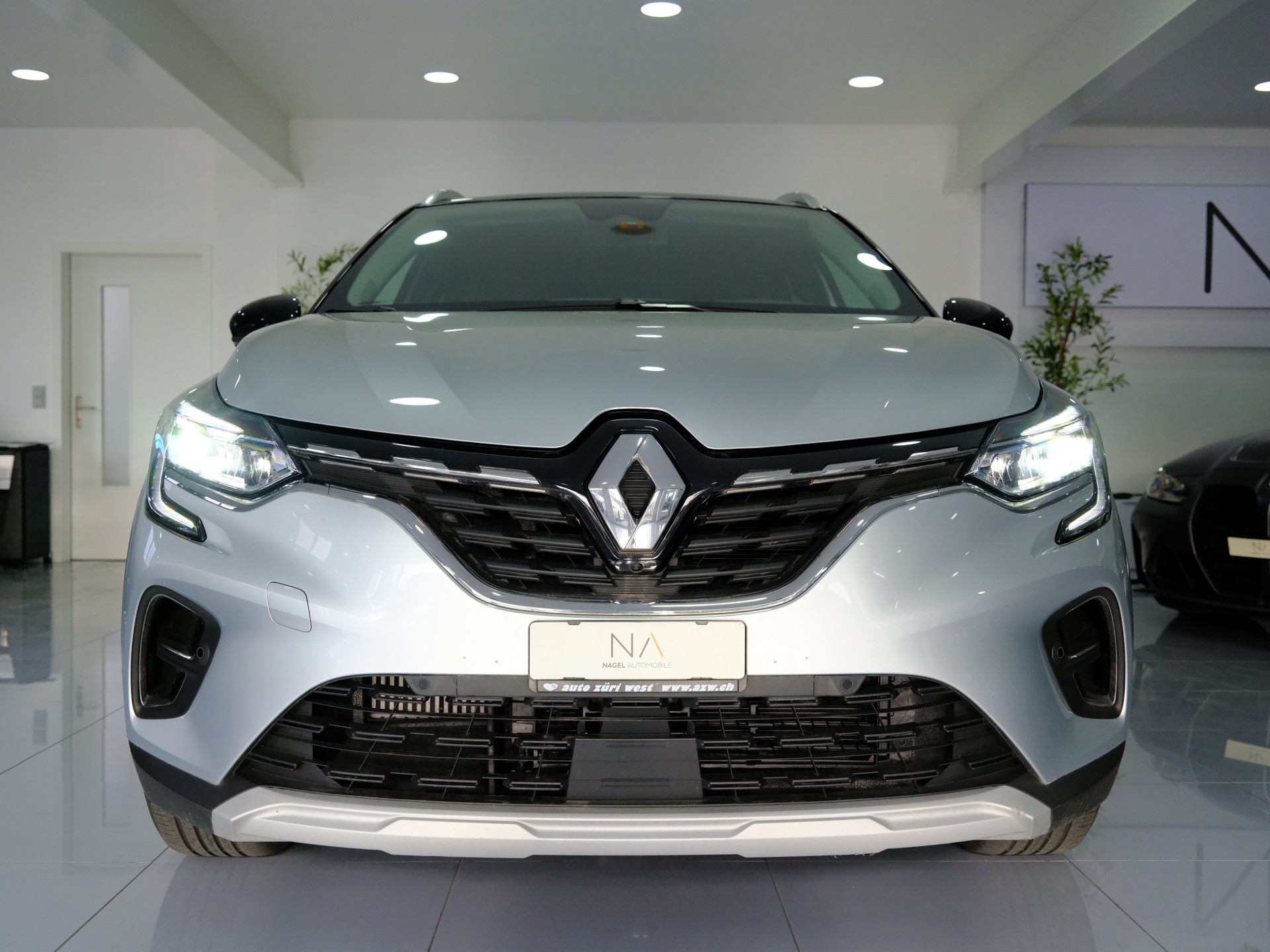RENAULT Captur 1.3 TCe Techno EDC-showroom-element-2