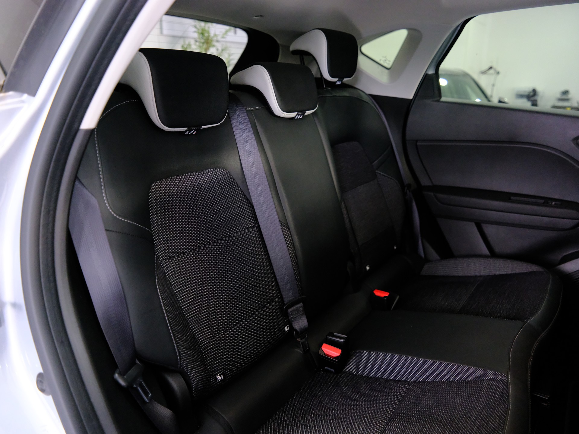 RENAULT Captur 1.3 TCe Techno EDC-image-14