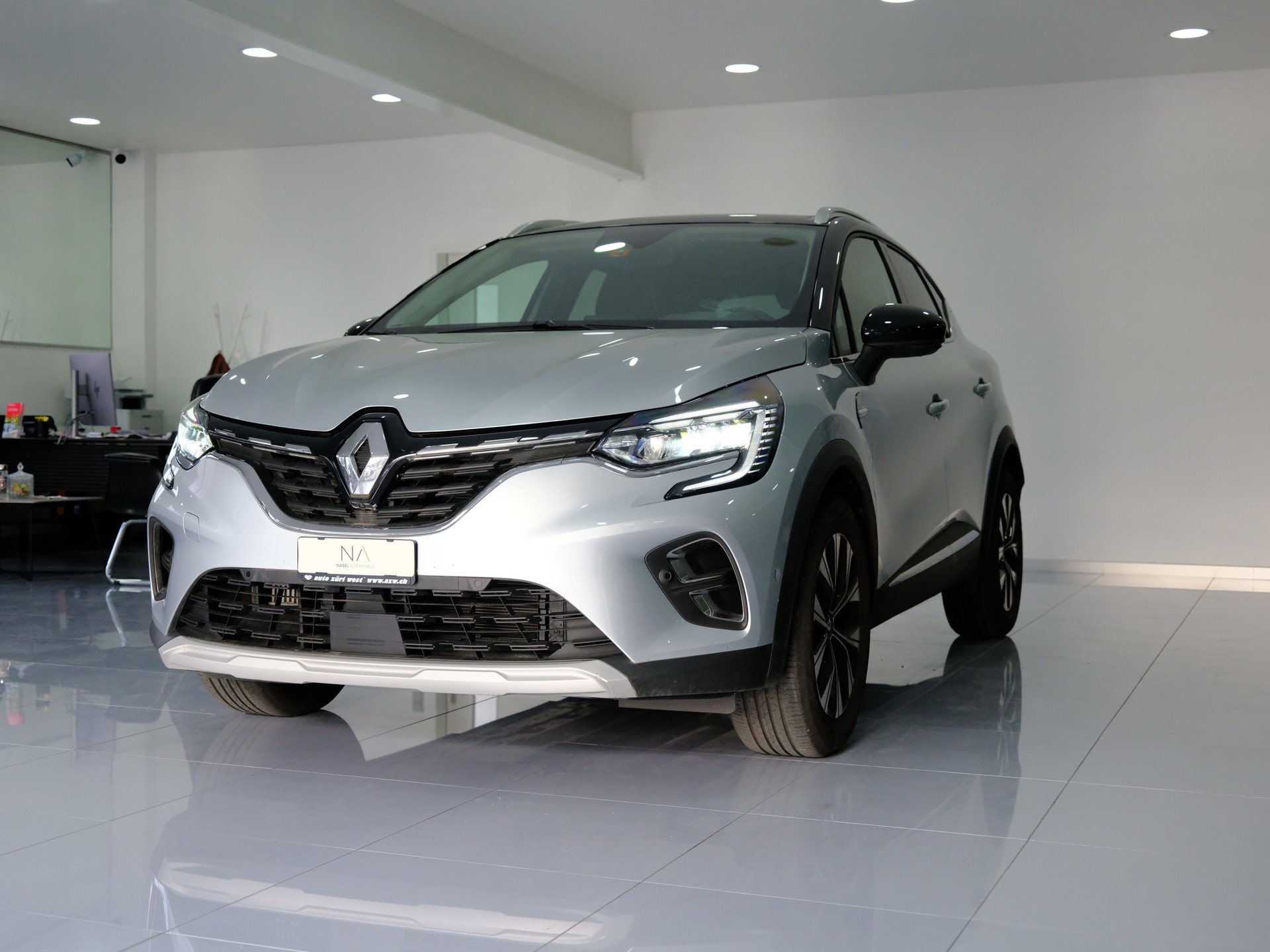 RENAULT Captur 1.3 TCe Techno EDC-showroom-element-3