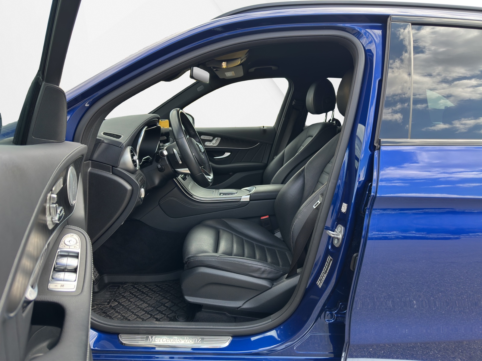 MERCEDES-BENZ GLC 400 d AMG Line 4m-image-8