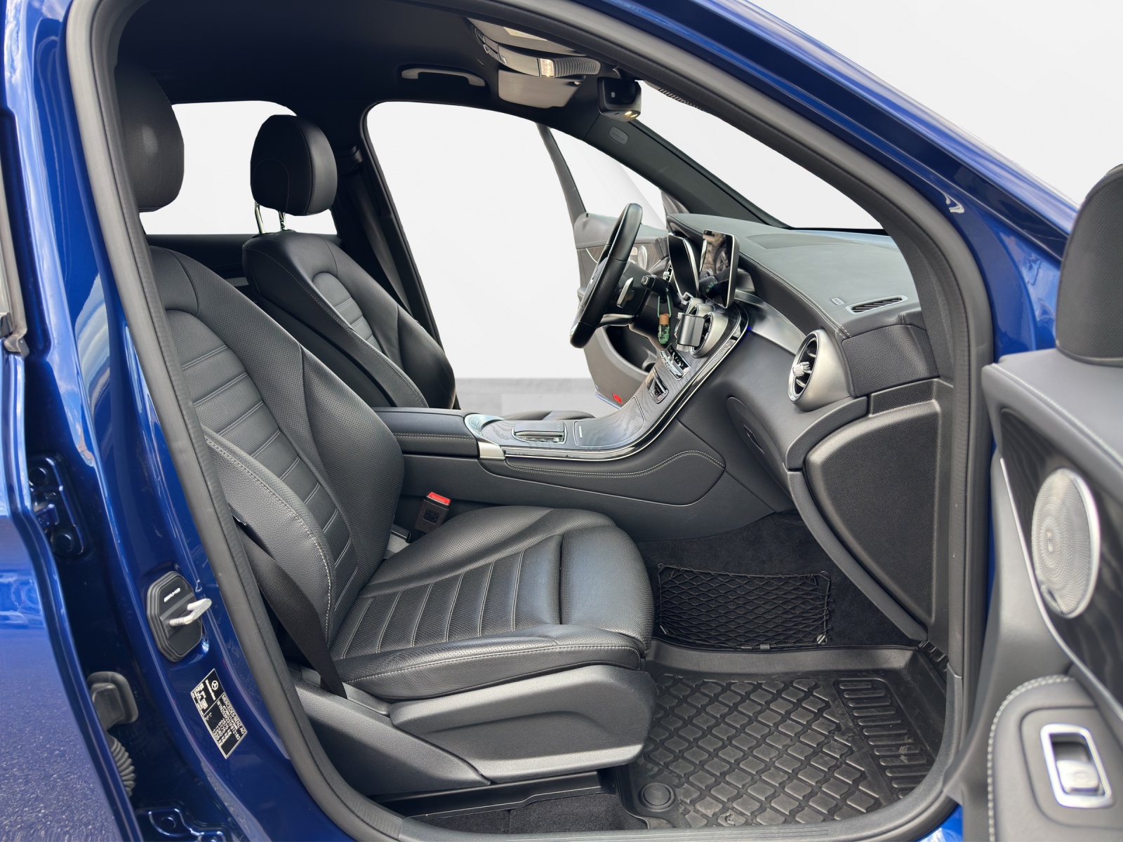 MERCEDES-BENZ GLC 400 d AMG Line 4m-image-16