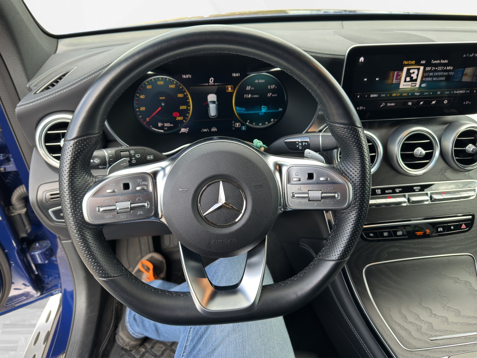 MERCEDES-BENZ GLC 400 d AMG Line 4m-image-9