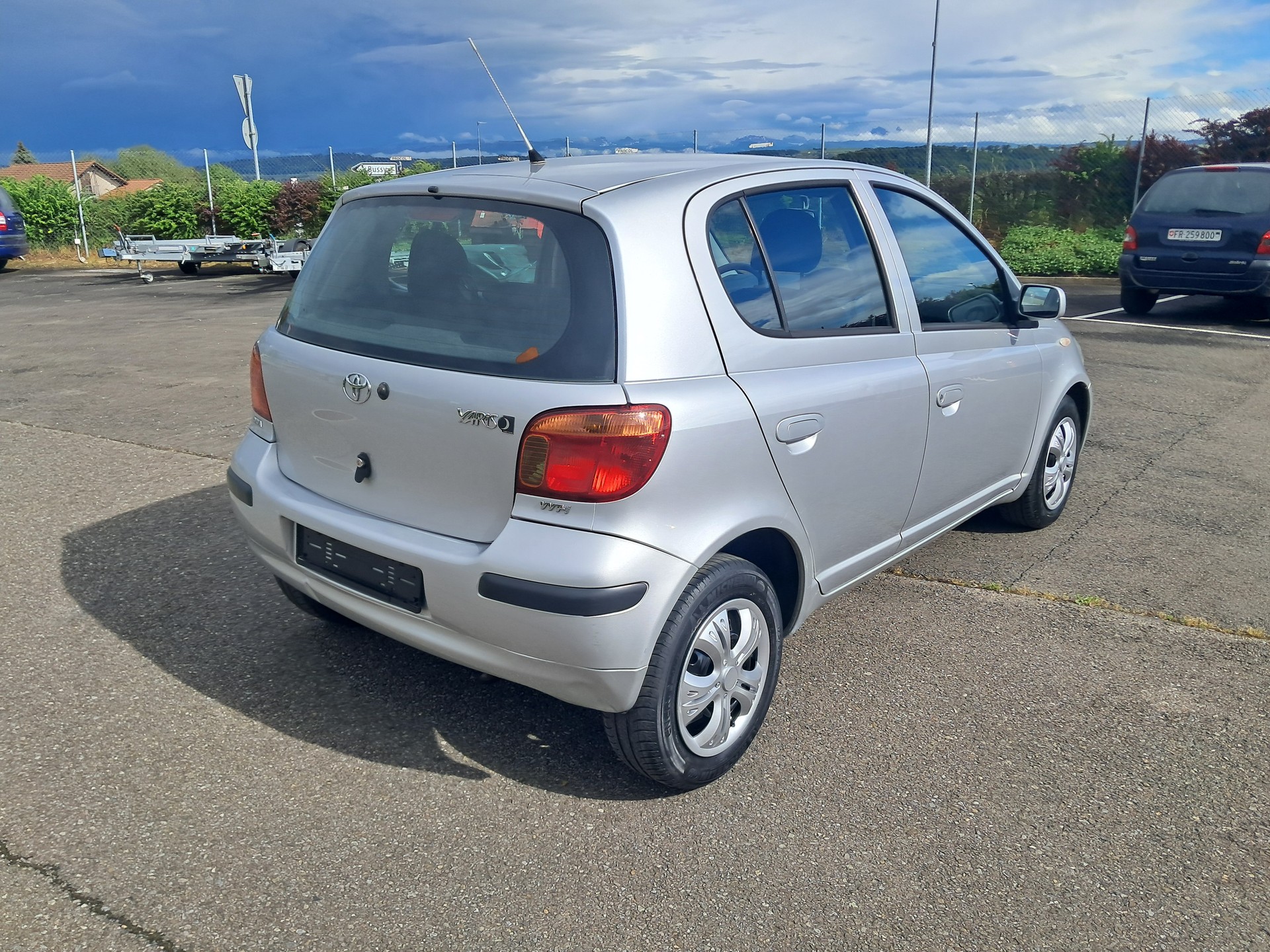 TOYOTA Yaris 1.3 Linea Sol-image-1