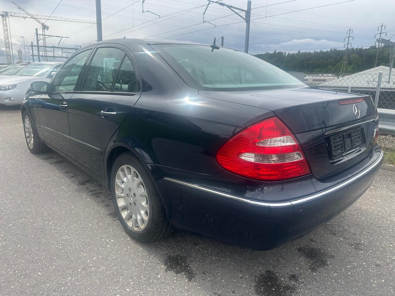 MERCEDES-BENZ E 500 Elégance 4Matic Automatic-image-3