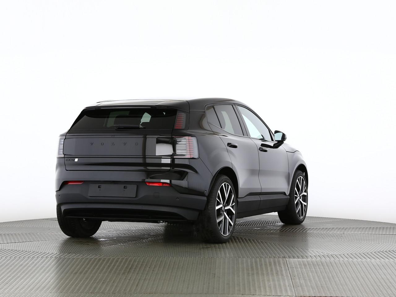 VOLVO EX30 E60 Twin Ultra Performance Sw. Black Ed. AWD-showroom-element-1