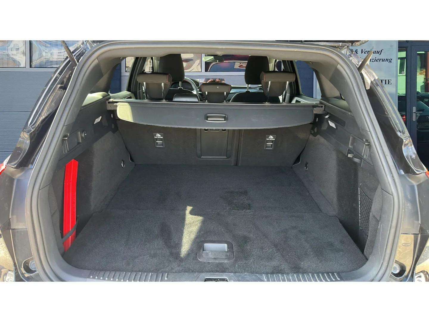 FORD Focus 1.0 MHEV ST-Line X Automat 155PS-image-14