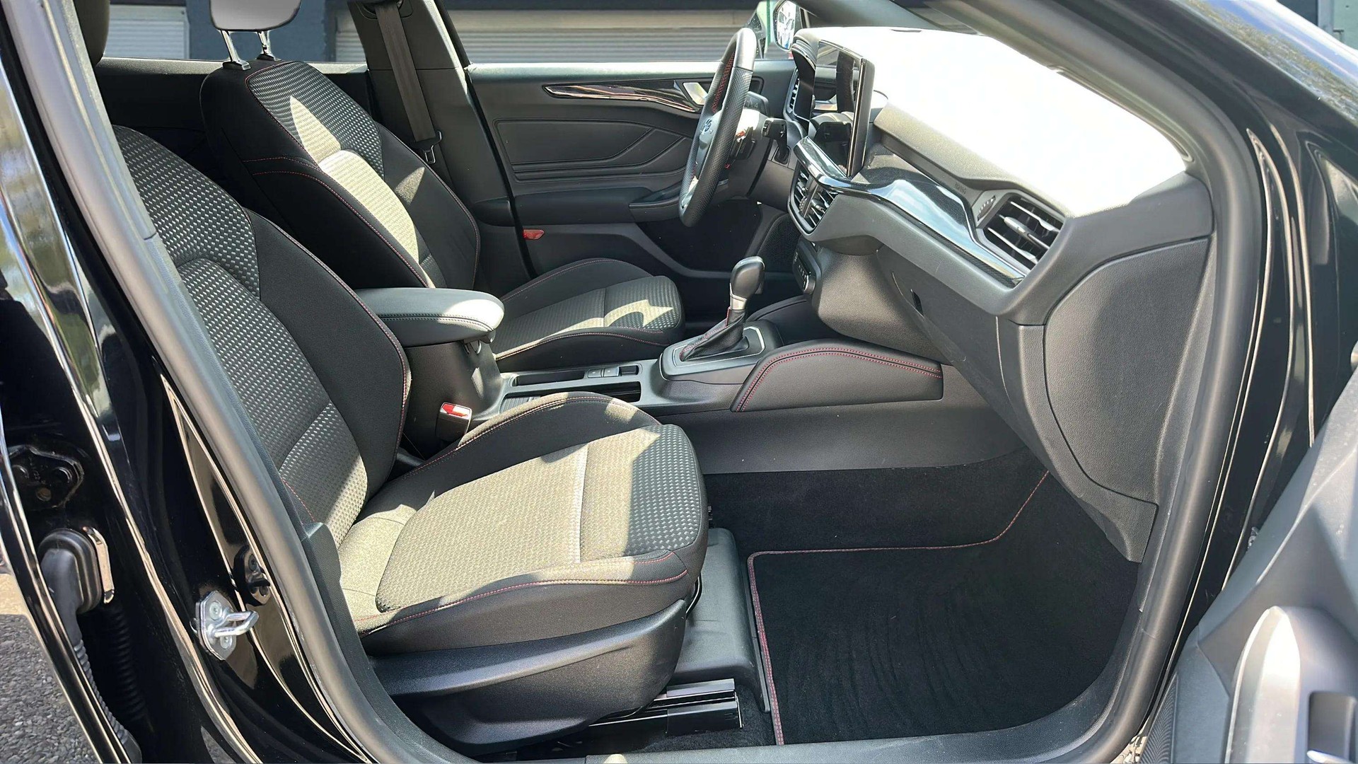FORD Focus 1.0 MHEV ST-Line X Automat 155PS-image-11