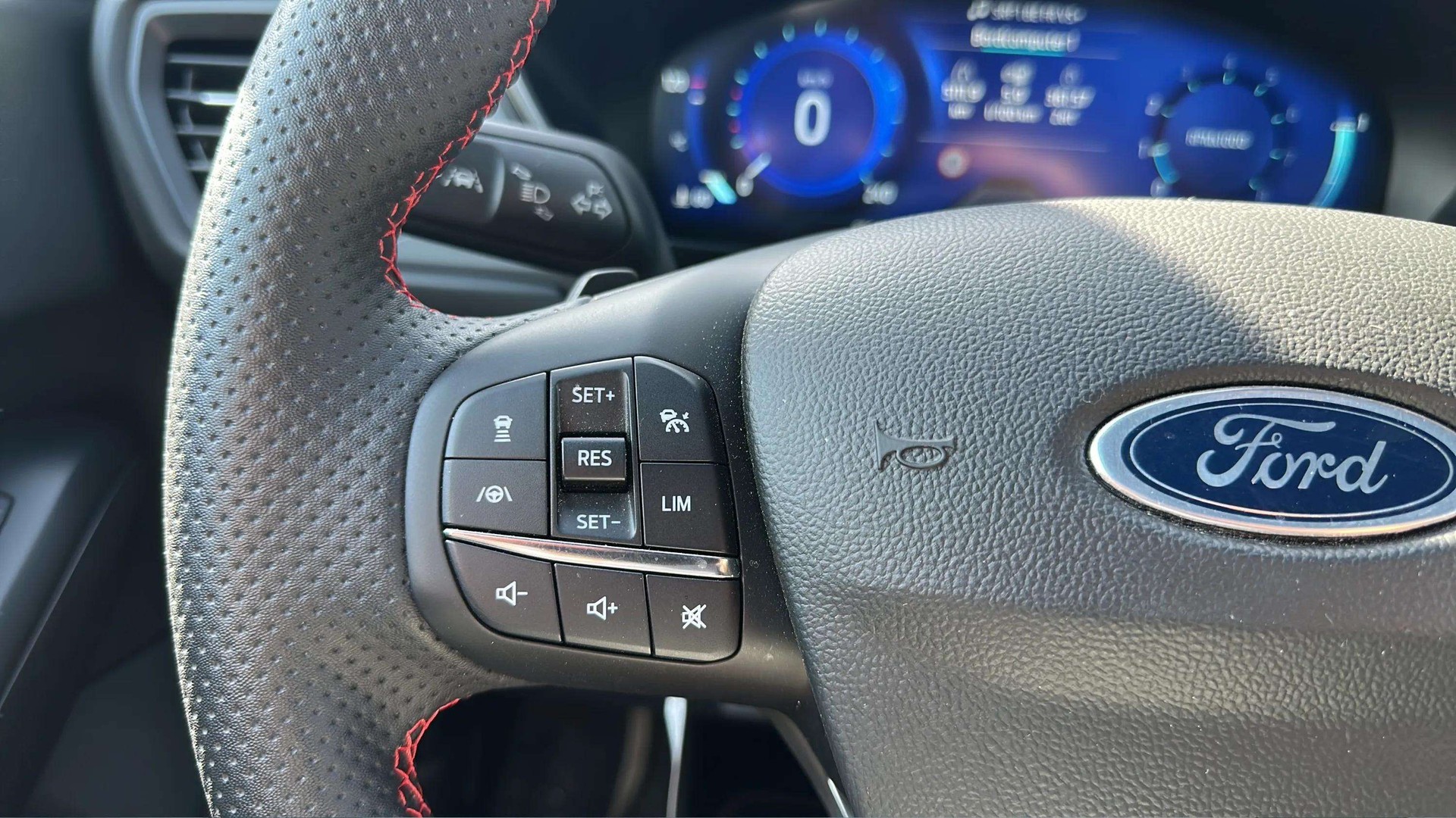 FORD Focus 1.0 MHEV ST-Line X Automat 155PS-image-22
