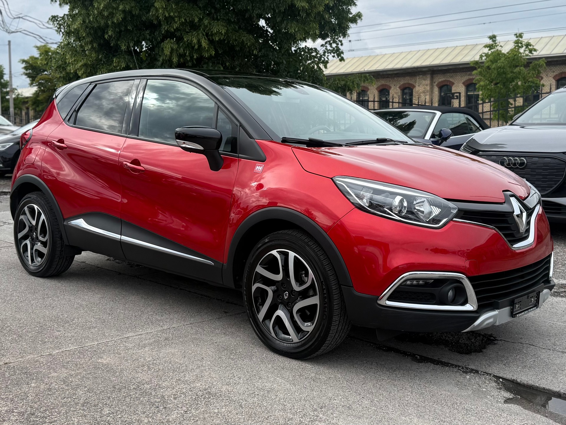 RENAULT Captur 1.2 T Helly Hansen EDC