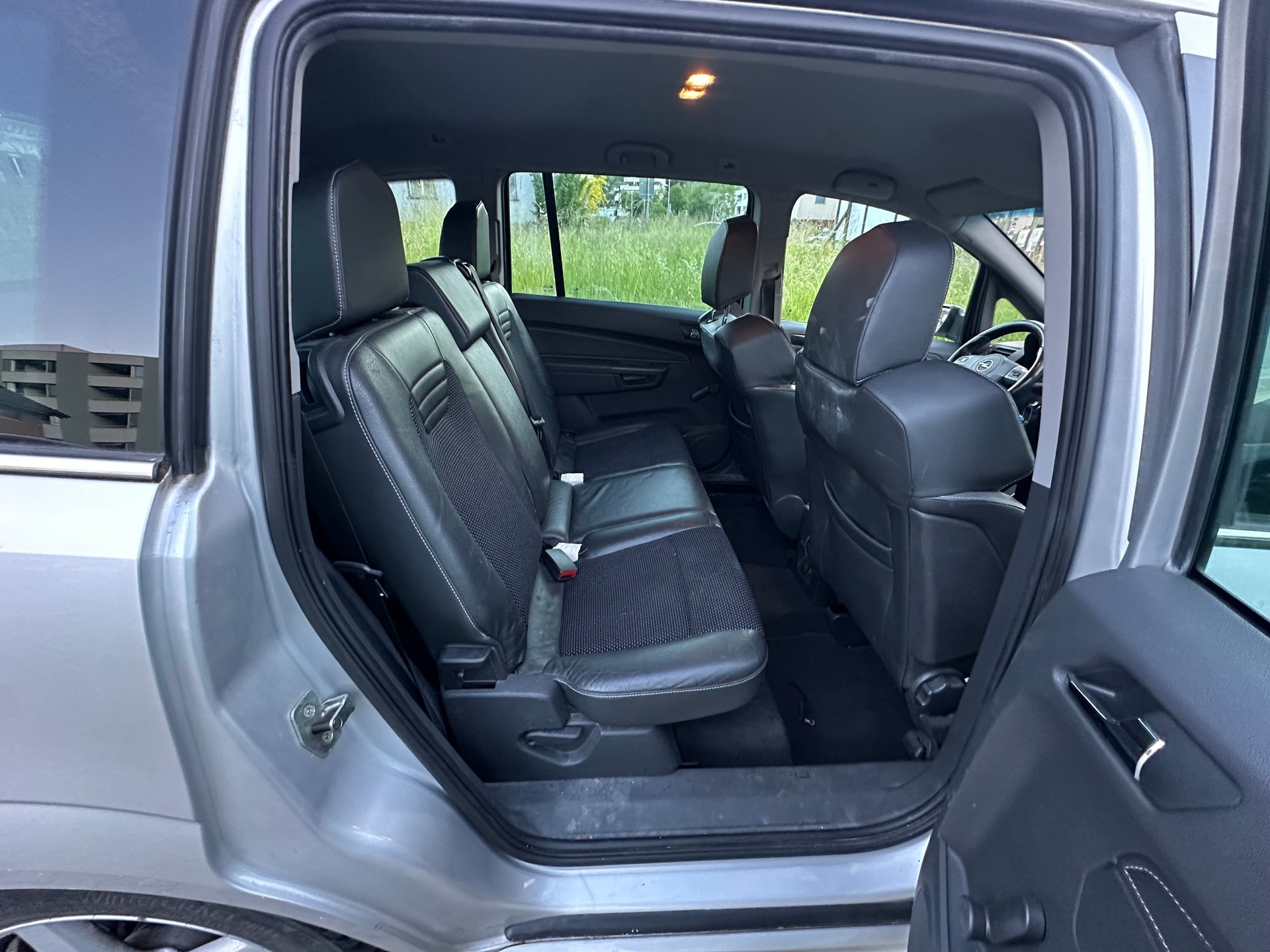 OPEL Zafira 2.0i 16V Turbo OPC-image-7