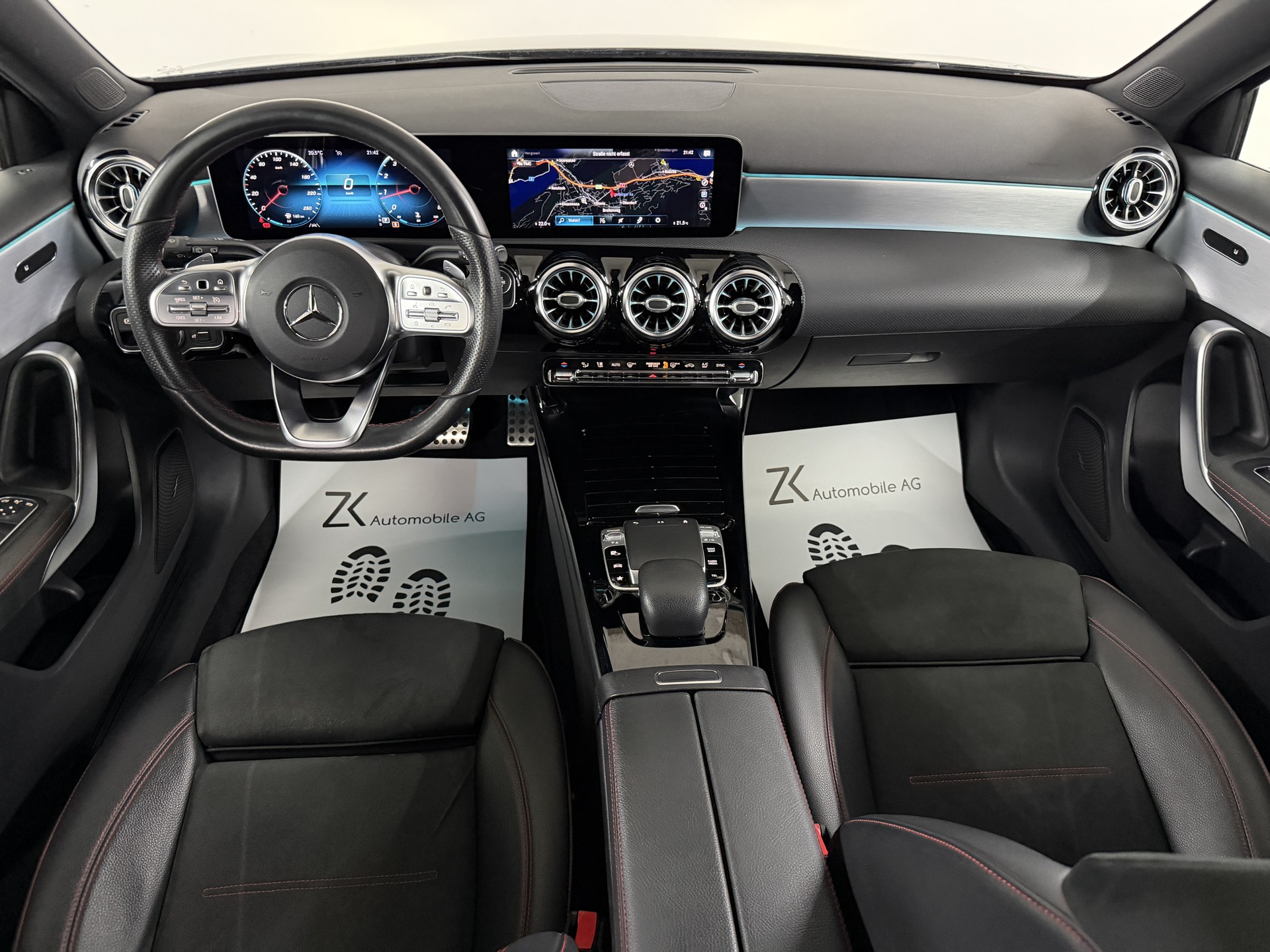 MERCEDES-BENZ A 200 AMG Line Cosmos Black Metallic 7G-DCT / RF-Kamera / Keyless Go / Leder / Ambientebeleuchtung / Premium-Paket /-image-8