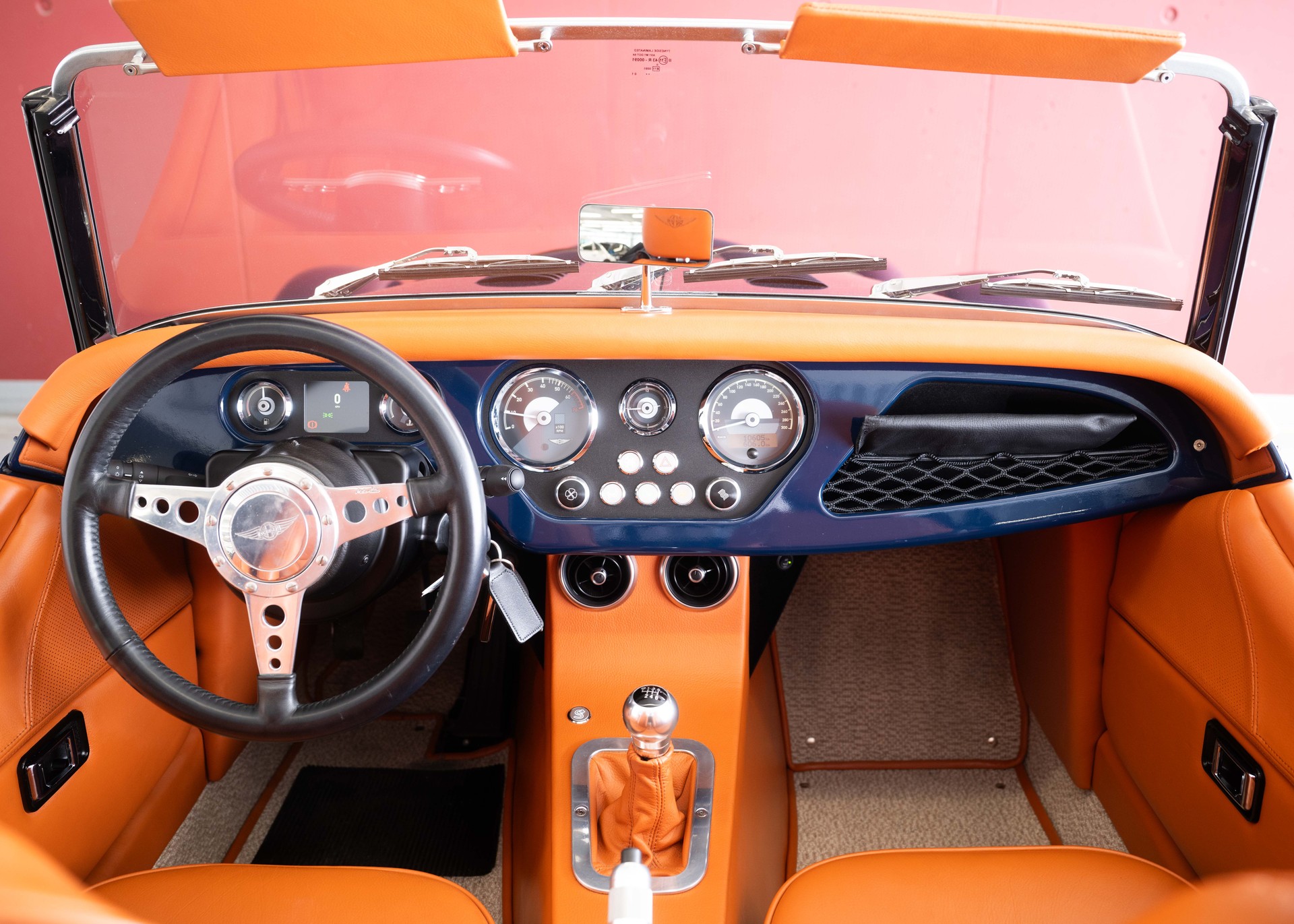 MORGAN Plus Four 2.0 (1st hand Swiss car, 258 hp, full Morgan service history, stunning condition)-image-15
