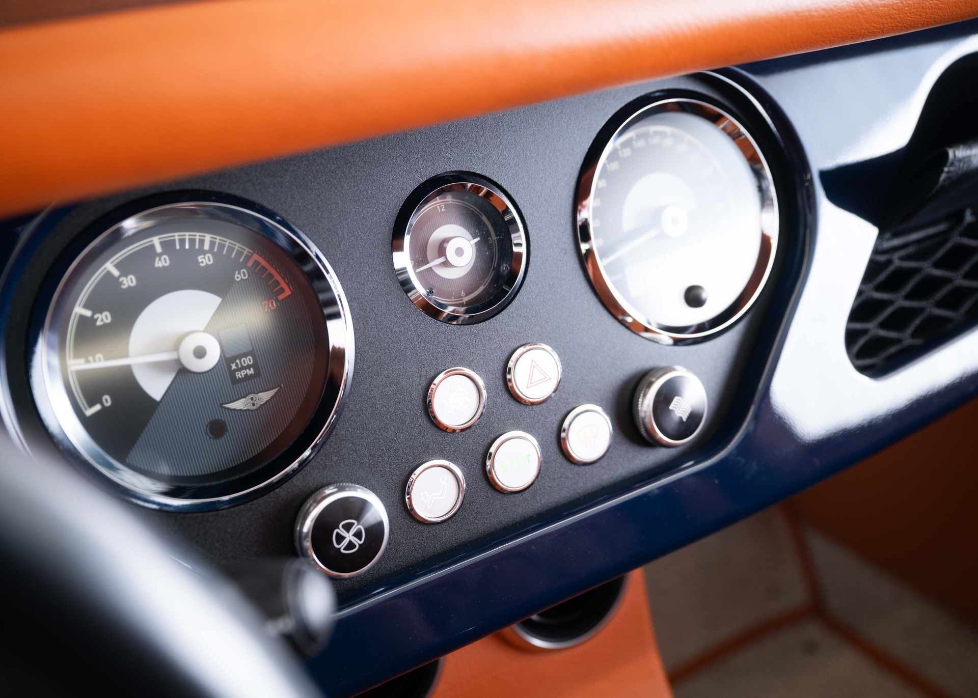 MORGAN Plus Four 2.0 (1st hand Swiss car, 258 hp, full Morgan service history, stunning condition)-image-27
