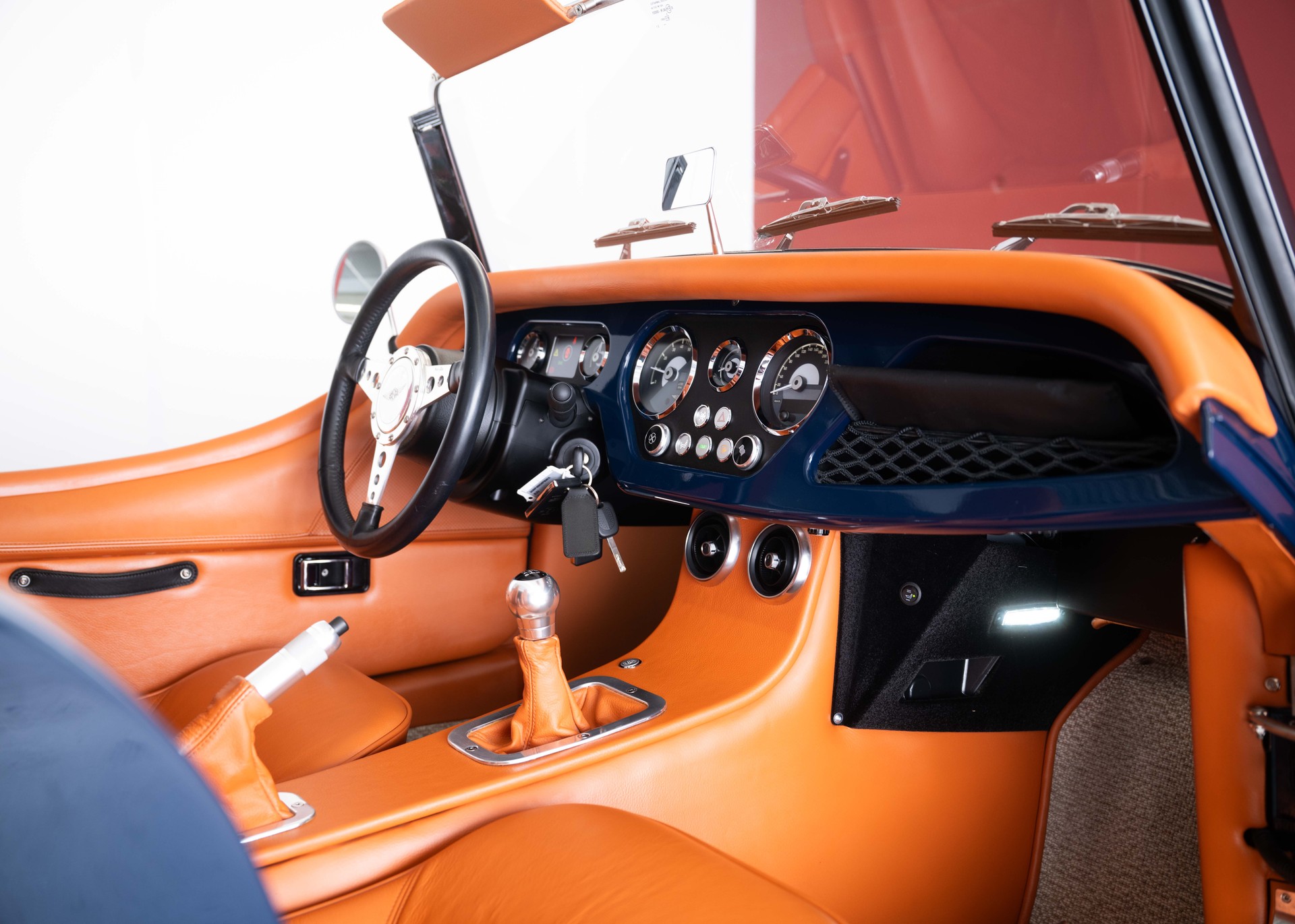 MORGAN Plus Four 2.0 (1st hand Swiss car, 258 hp, full Morgan service history, stunning condition)-image-19