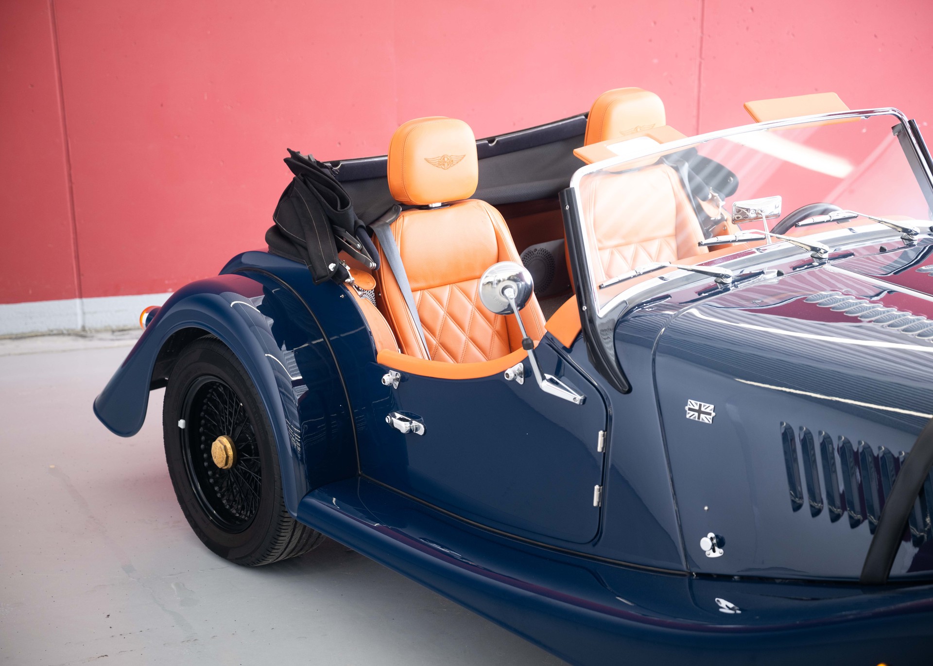 MORGAN Plus Four 2.0 (1st hand Swiss car, 258 hp, full Morgan service history, stunning condition)-image-12