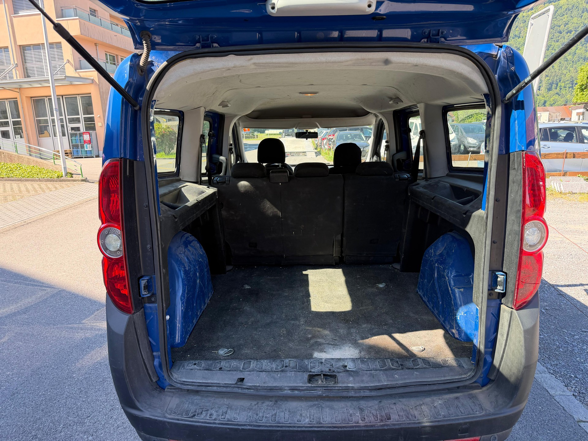 OPEL Combo 1.4i 2.4 L2H1-image-10