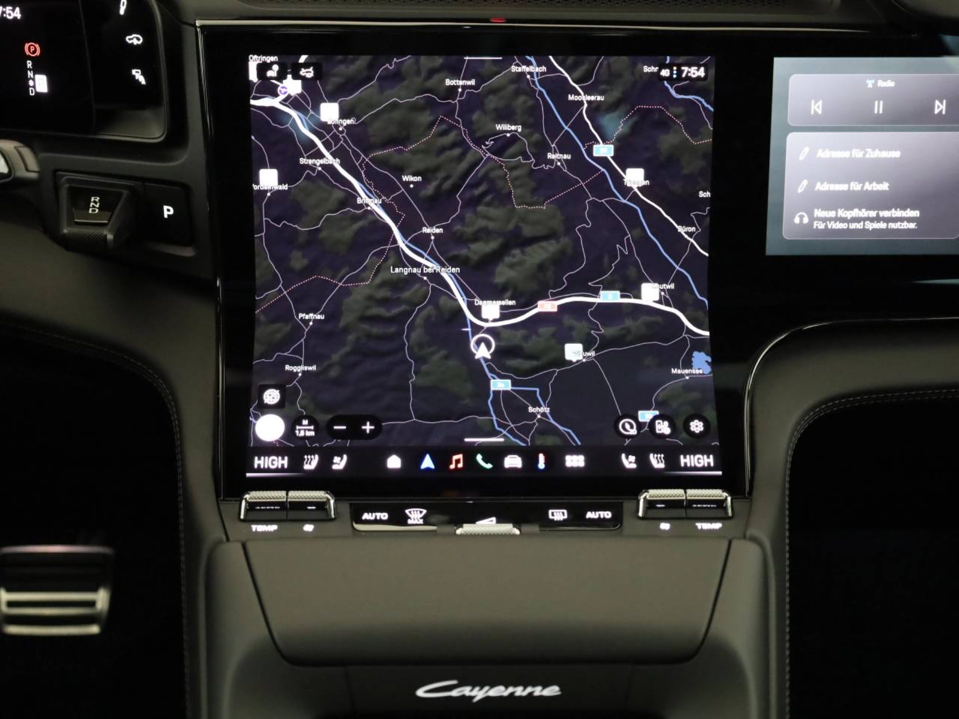PORSCHE Cayenne Electric-image-13