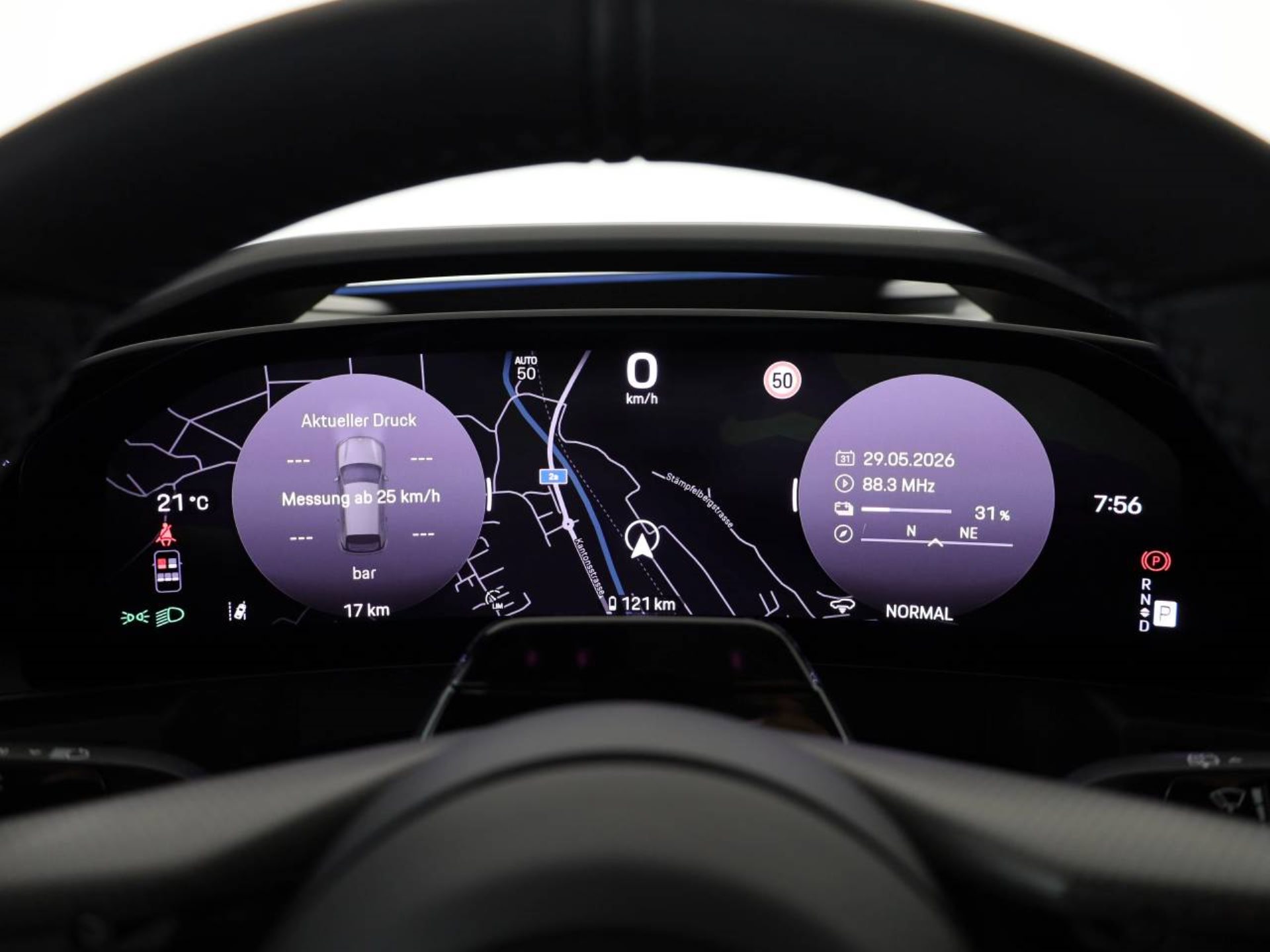 PORSCHE Cayenne Electric-image-12