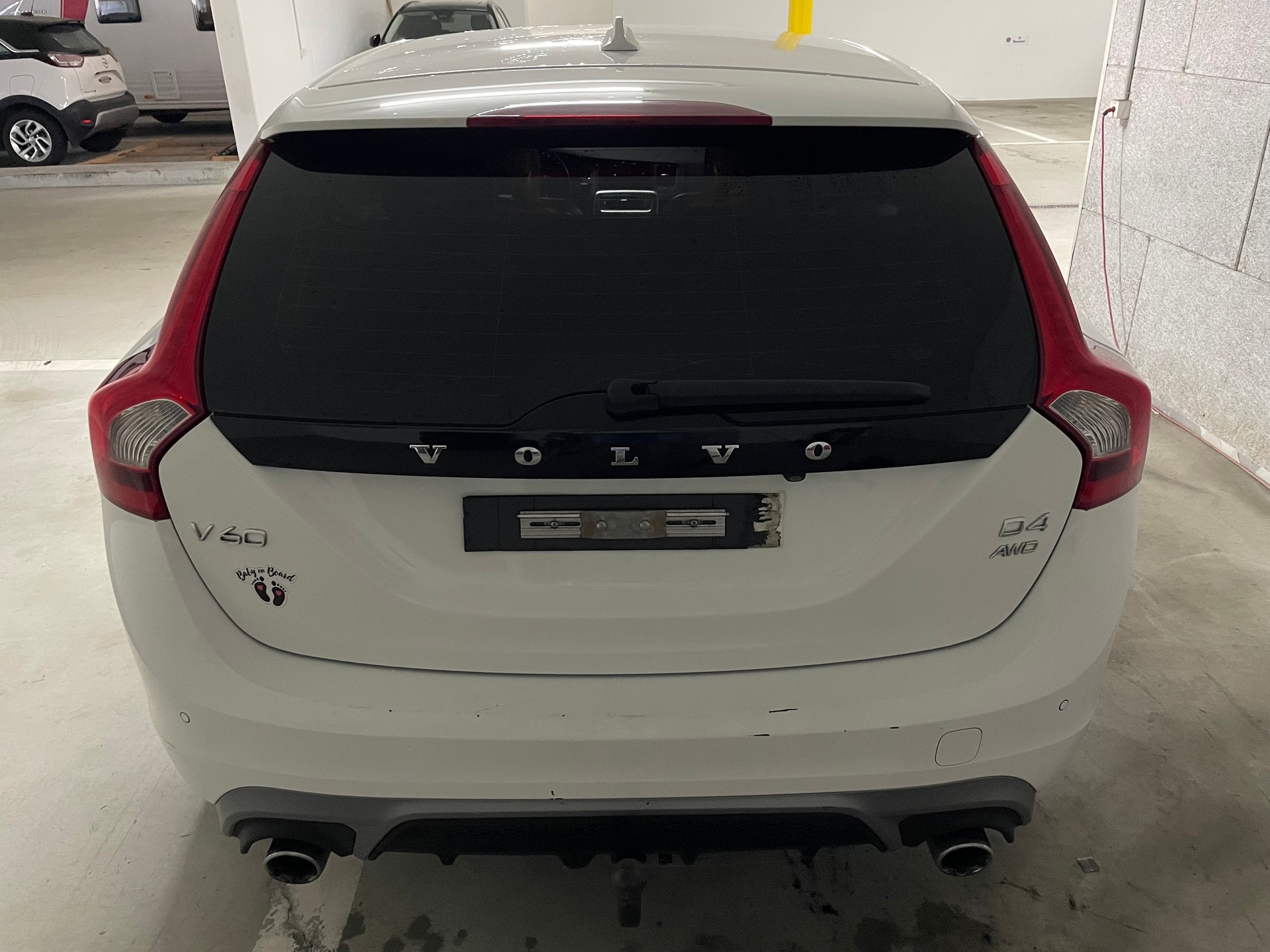 VOLVO D4 AWD R-Design-image-5