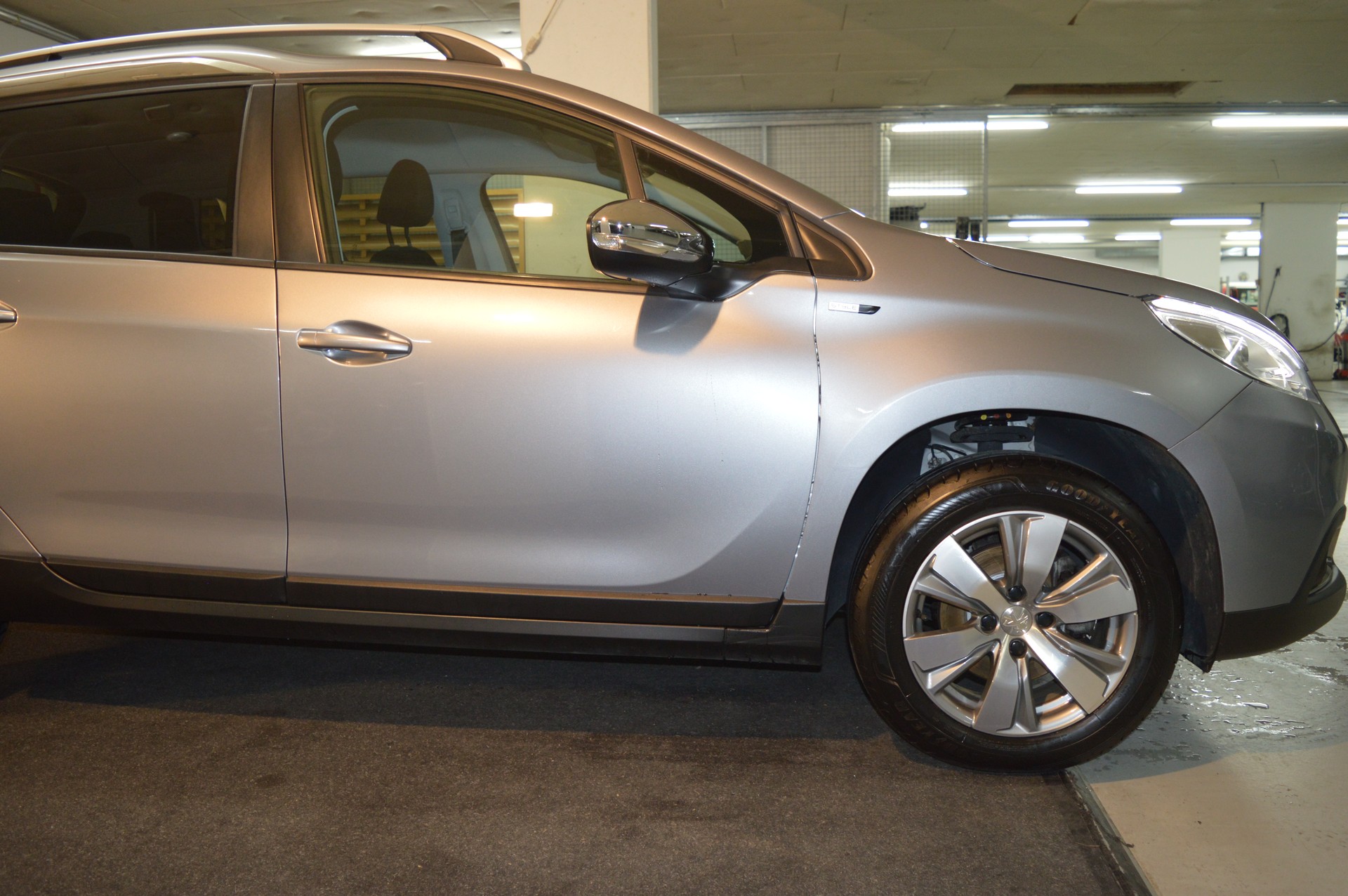 PEUGEOT 2008 1.2 PureTech Style-image-12