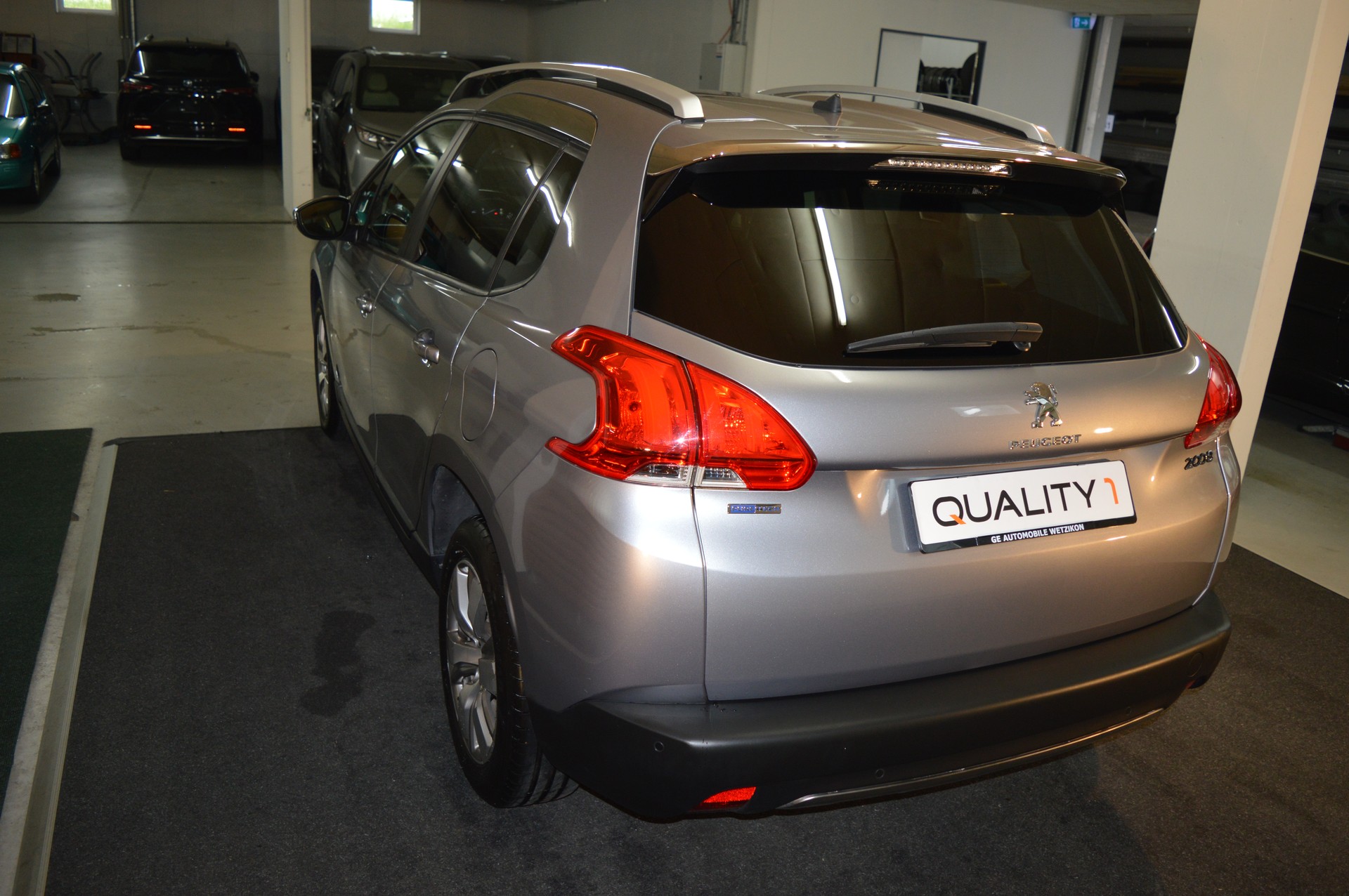 PEUGEOT 2008 1.2 PureTech Style-image-5