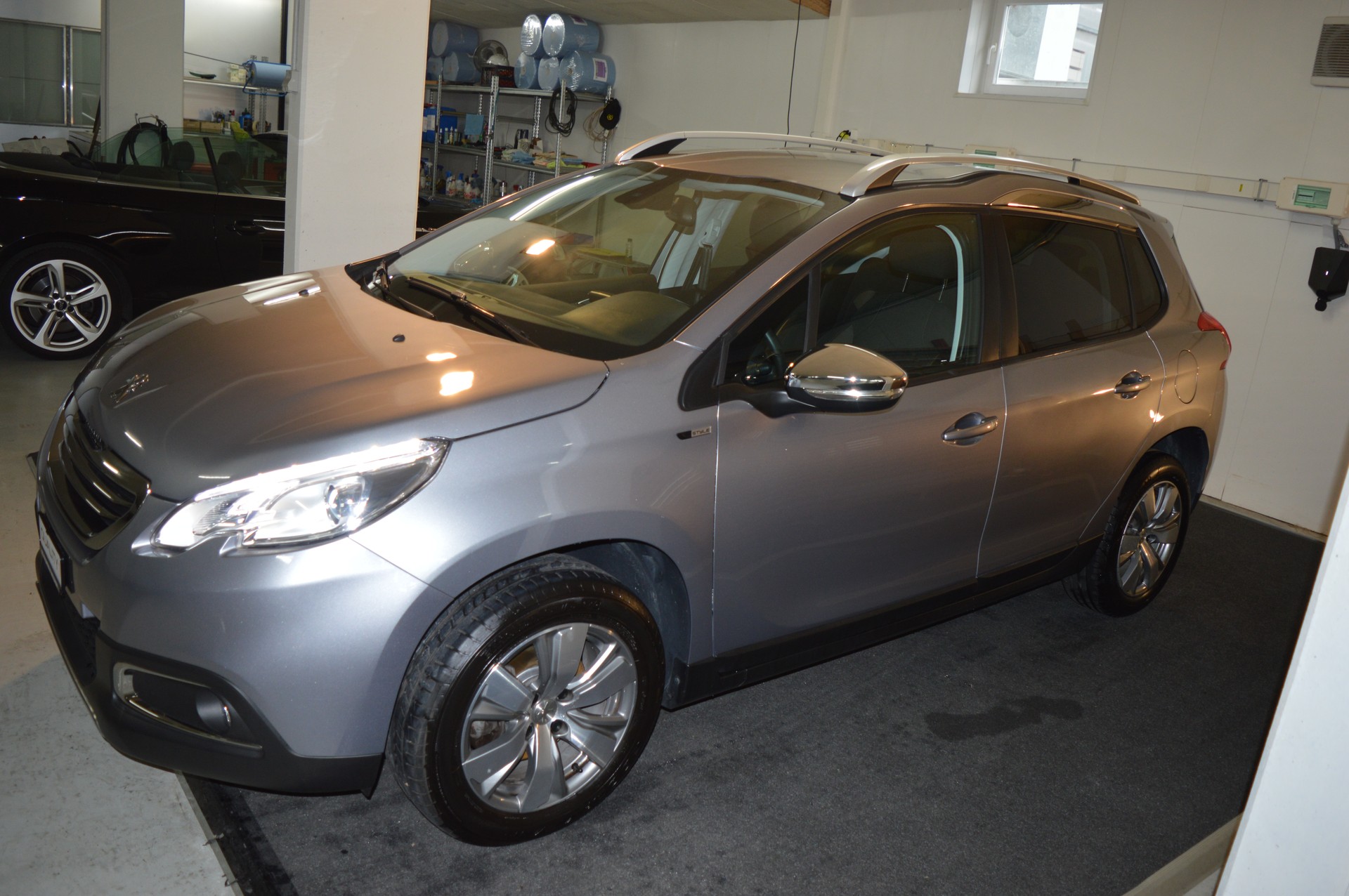 PEUGEOT 2008 1.2 PureTech Style-showroom-element-2