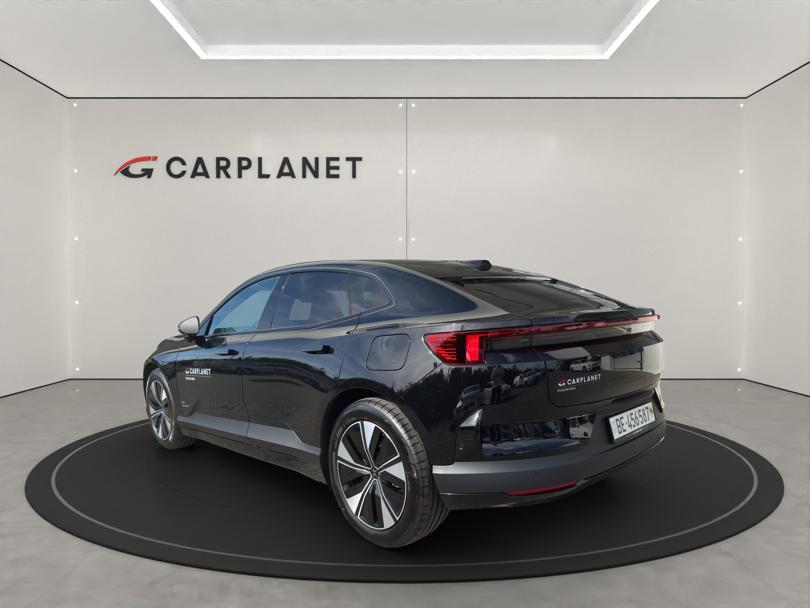 POLESTAR 4 Long Range Single Motor-showroom-element-2