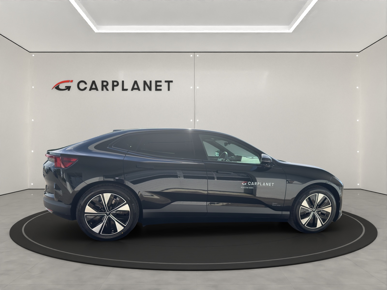 POLESTAR 4 Long Range Single Motor-showroom-element-3