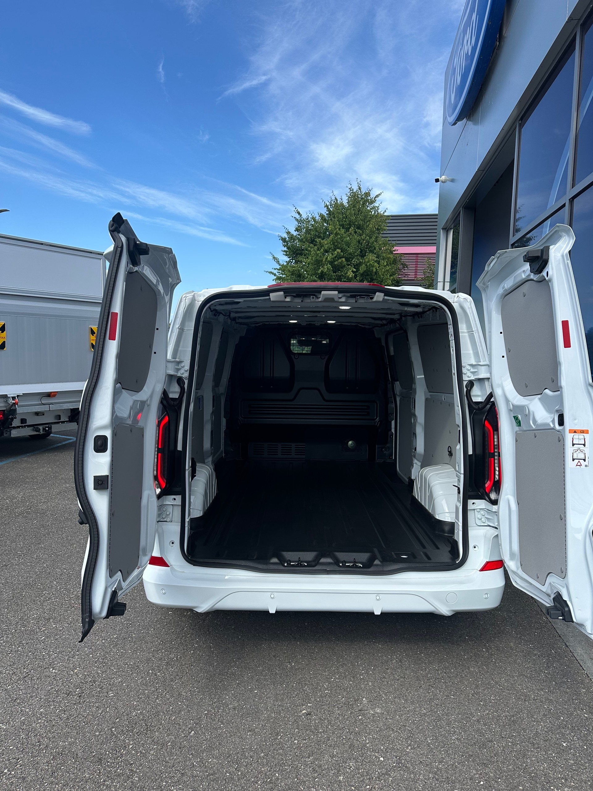 FORD Transit Custom Van 320 L2 2.5 Durat Sport/PHEV-image-6