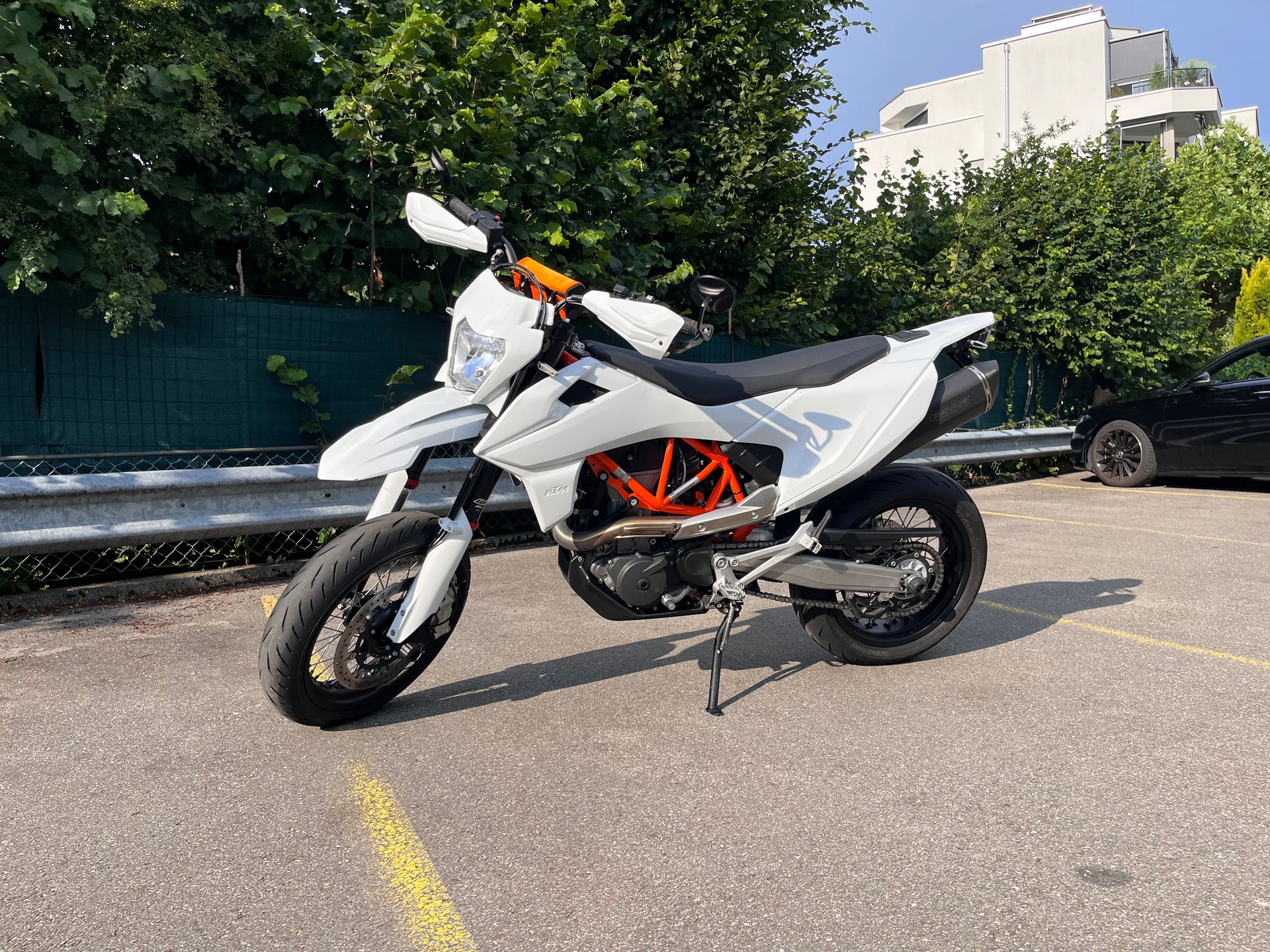 KTM 690 SMC R ABS-image-2
