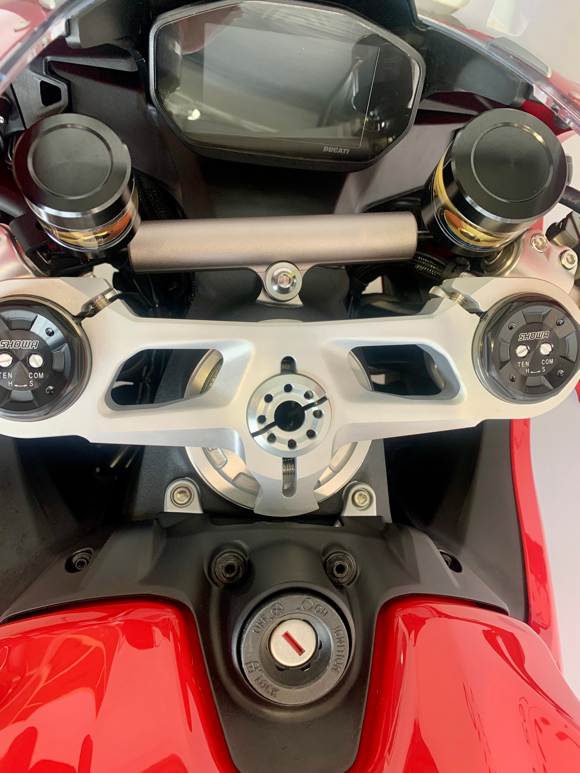 DUCATI Panigale V2-image-3