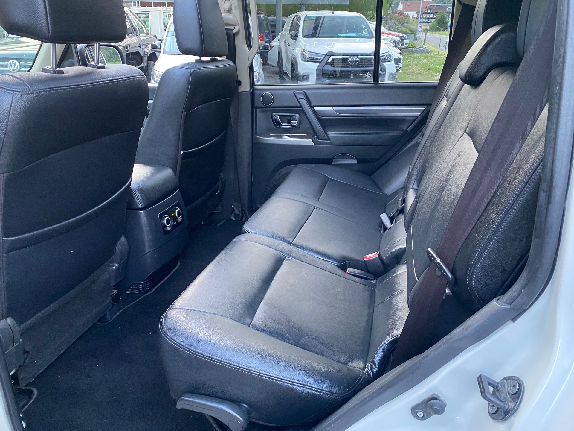 MITSUBISHI Pajero 3.2 DI-D Diamond Automatic-image-7