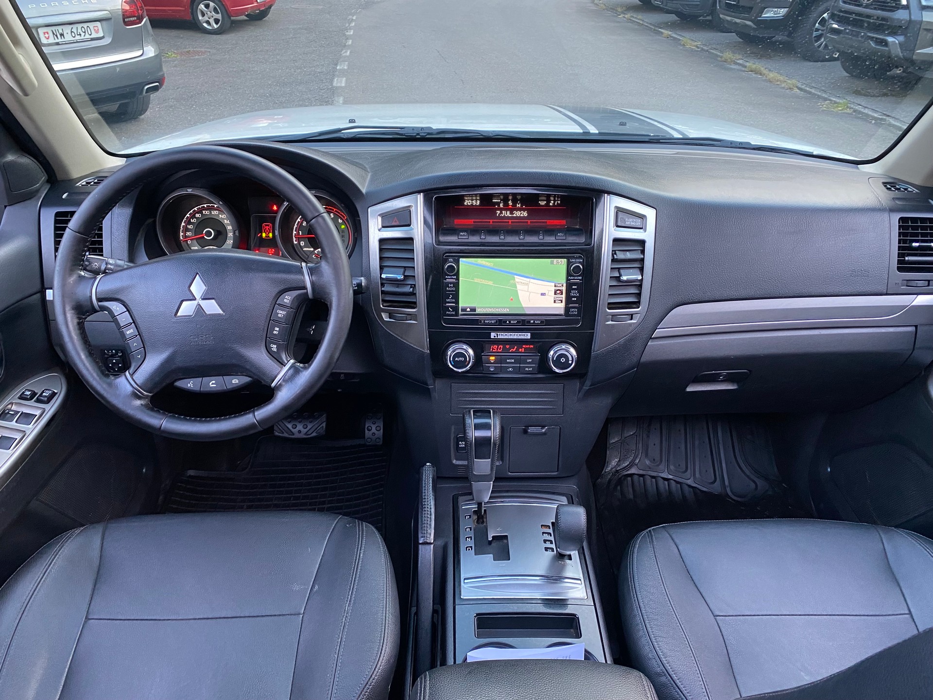 MITSUBISHI Pajero 3.2 DI-D Diamond Automatic-image-5
