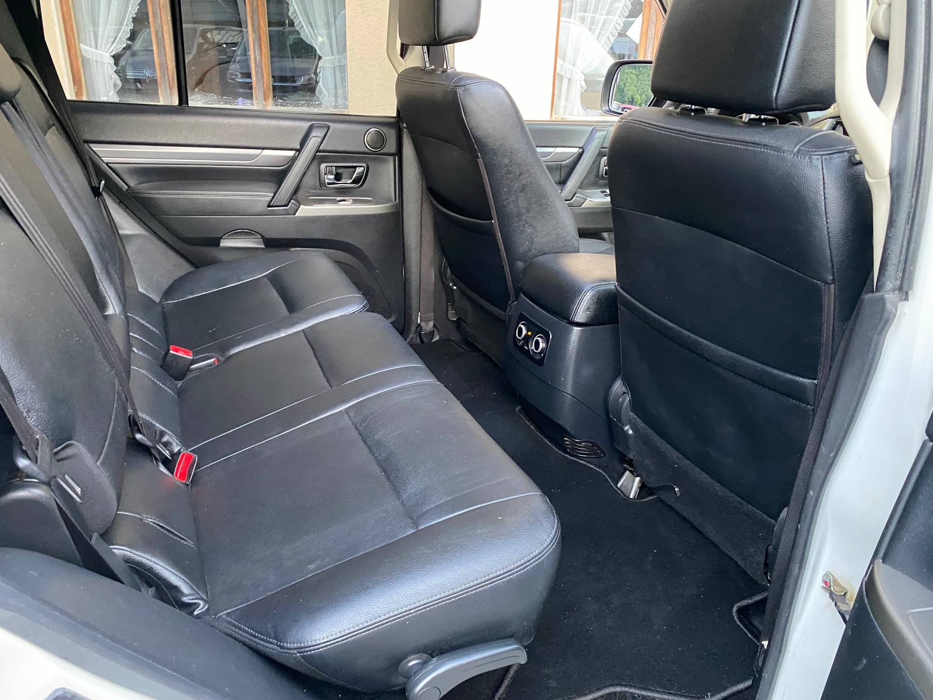 MITSUBISHI Pajero 3.2 DI-D Diamond Automatic-image-9