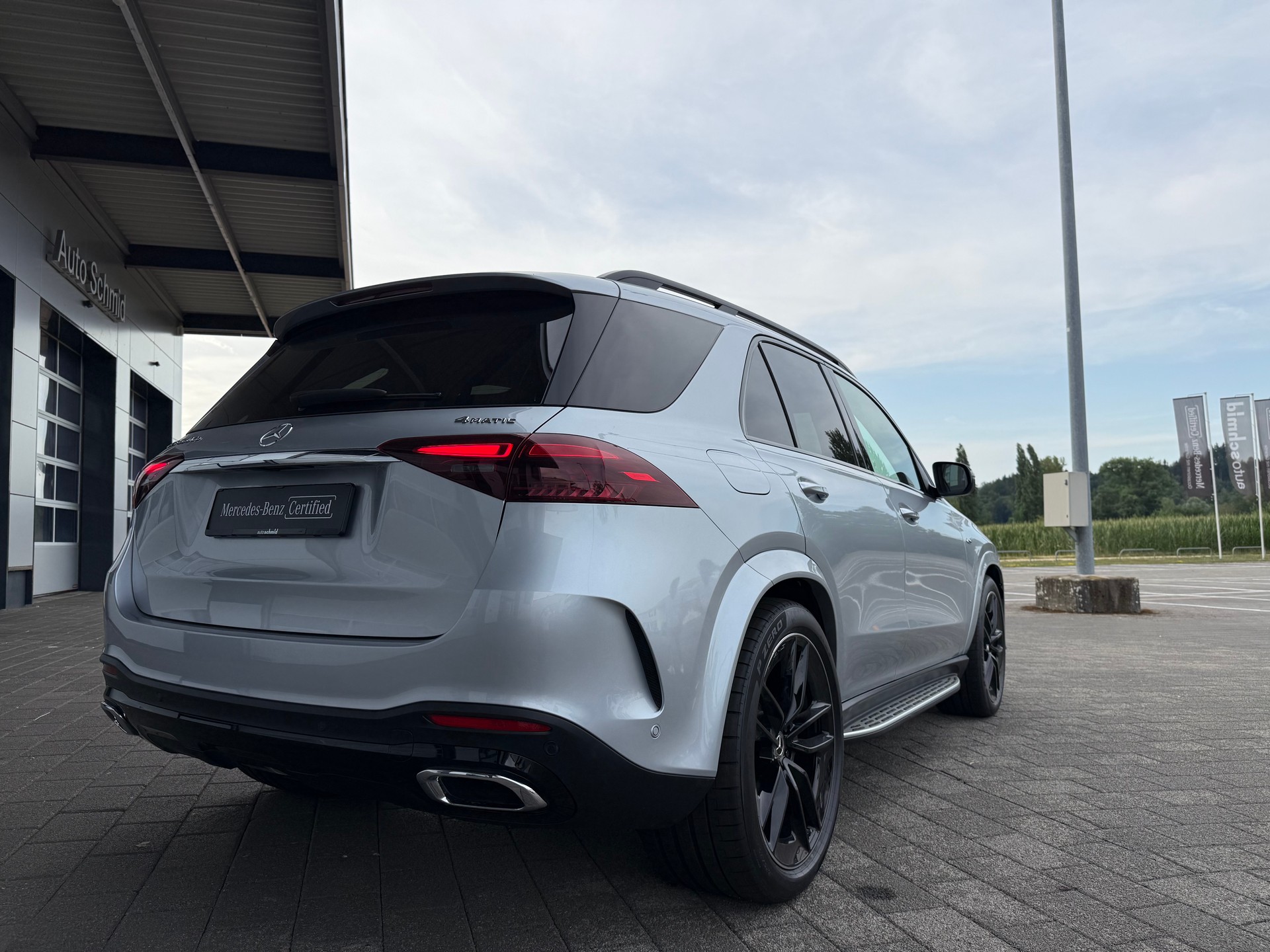 MERCEDES-BENZ GLE 350 de AMG Line 4Matic 9G-Tronic-showroom-element-1
