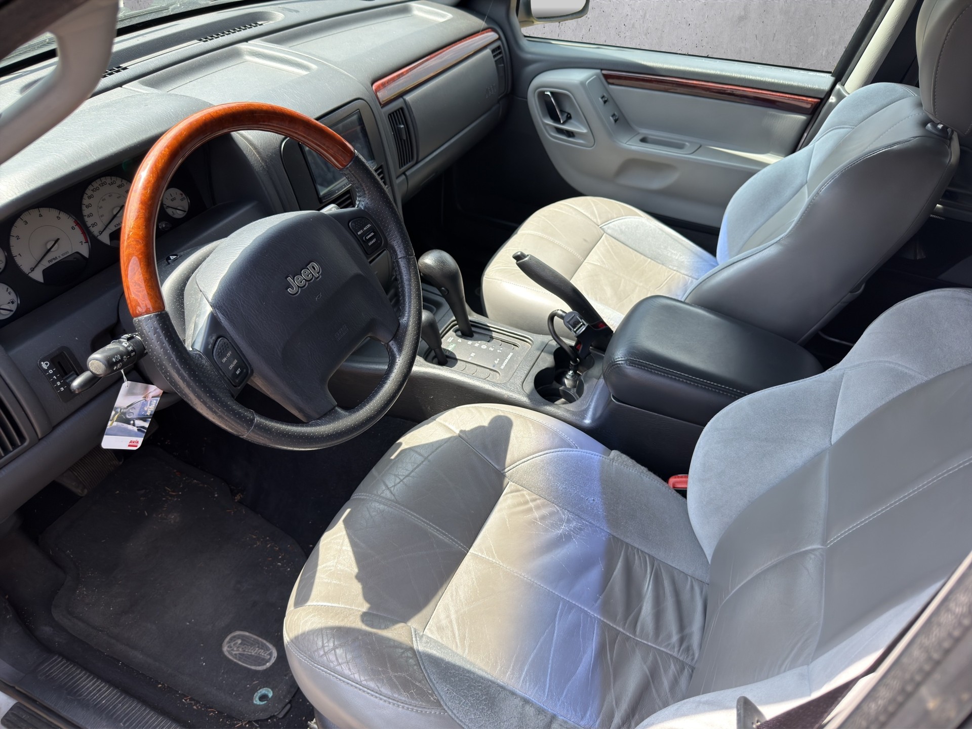 JEEP Grand Cherokee-image-10