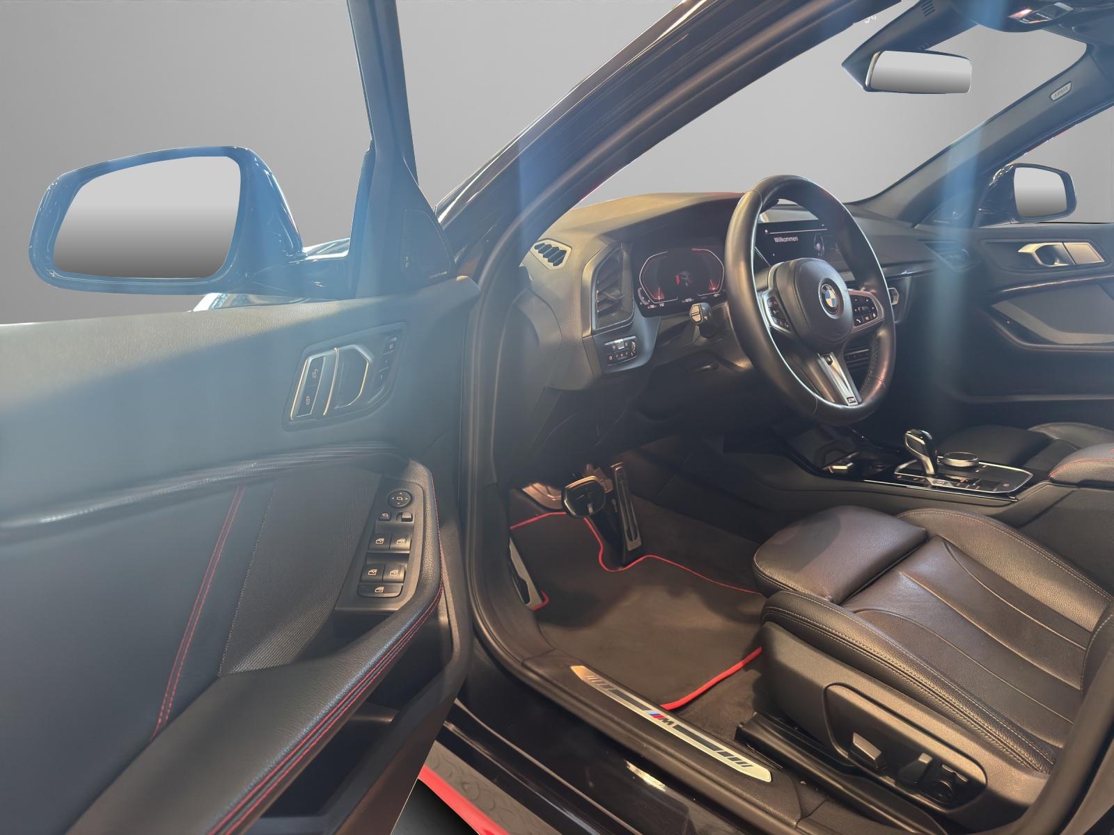 BMW 128ti-showroom-element-3