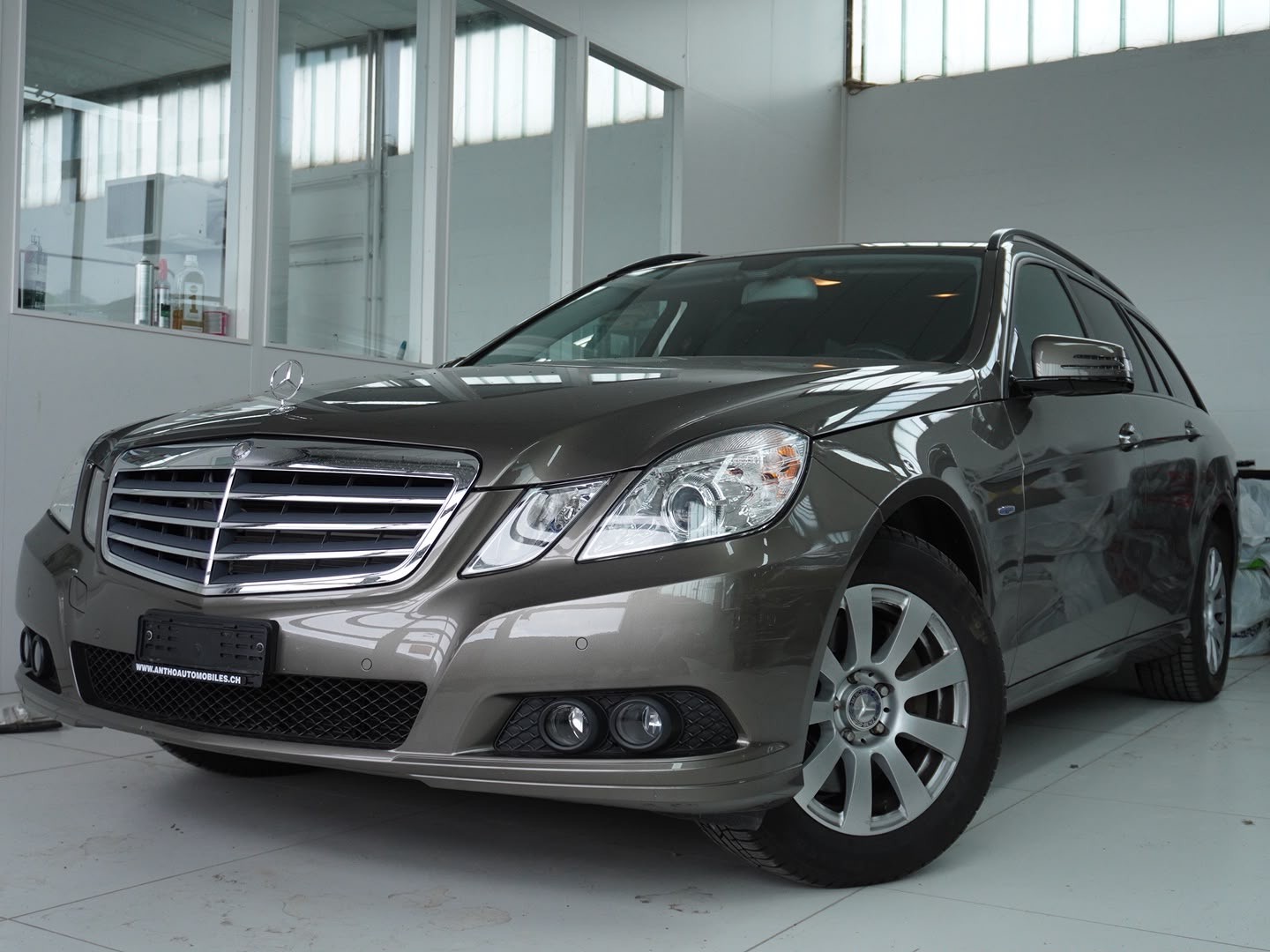 MERCEDES-BENZ E 350 CGI BlueEfficiency 7G-Tronic