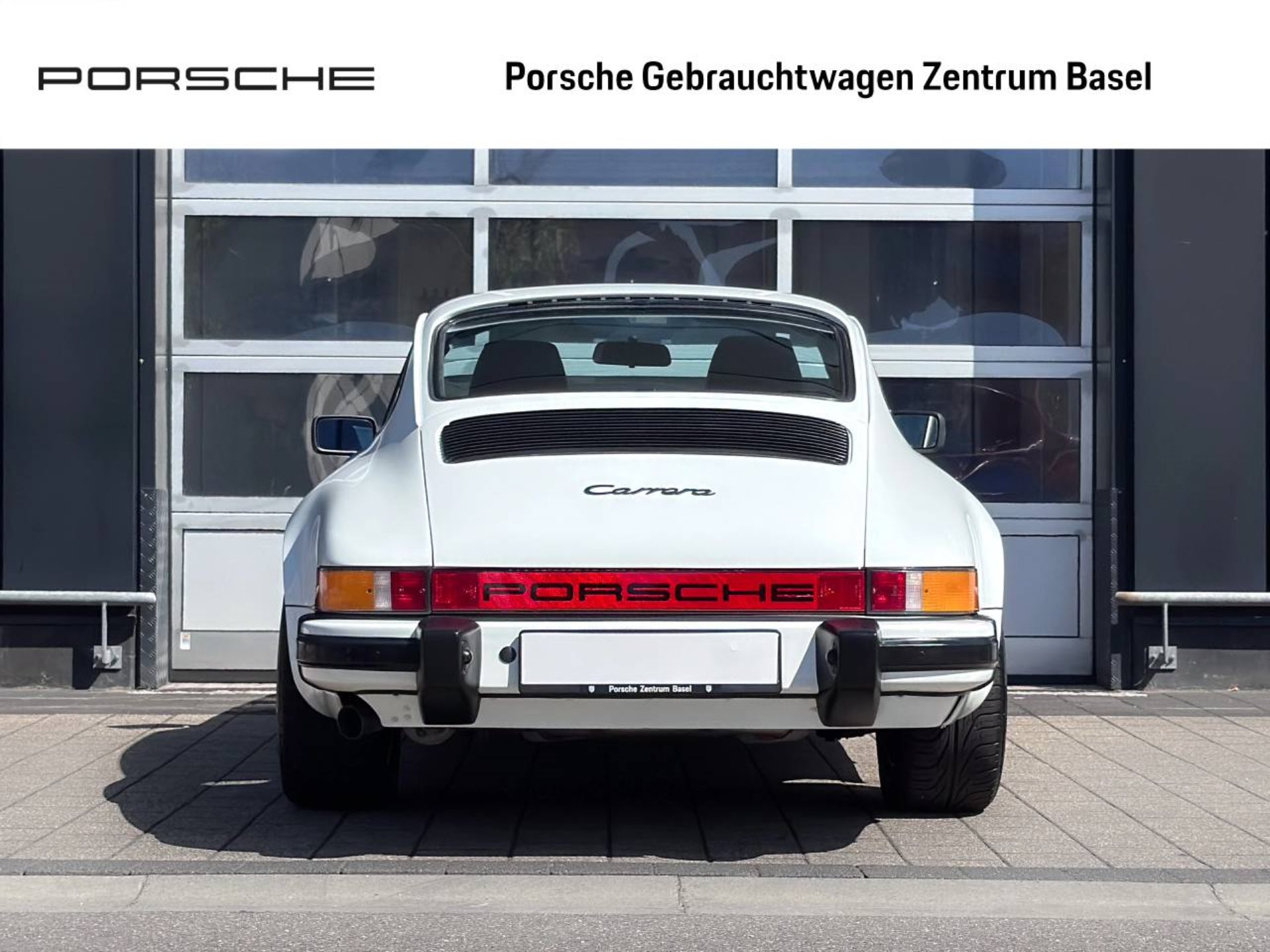 PORSCHE 911 Carrera Coupé-image-7