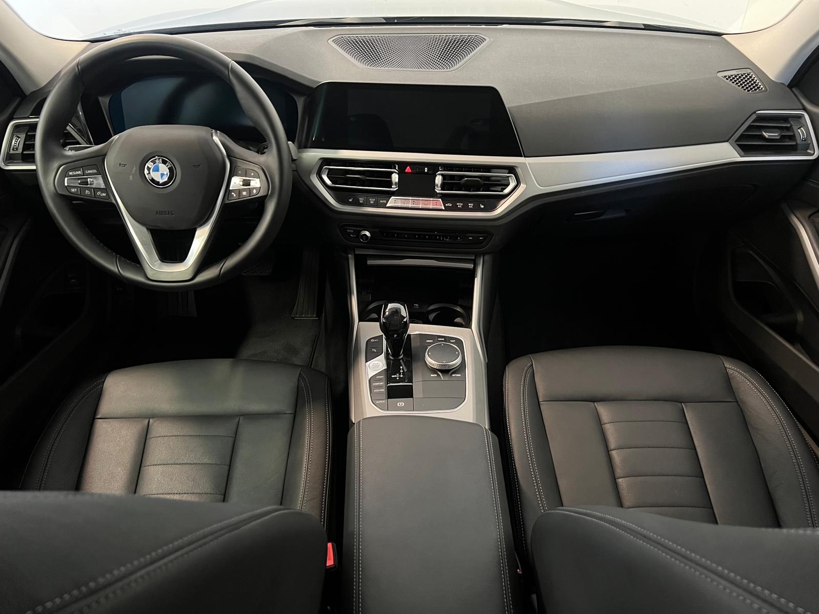 BMW 320d xDrive 48V Touring Steptronic-image-14