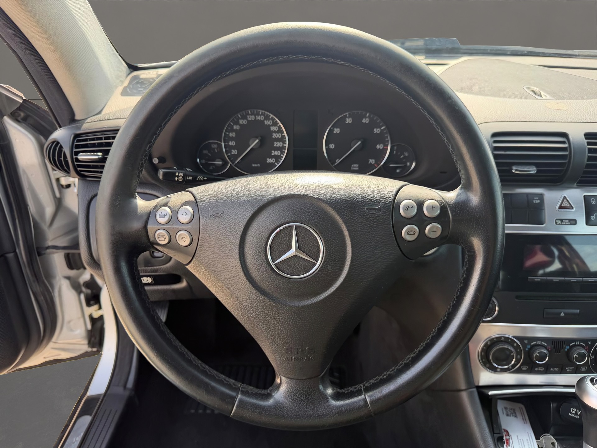 MERCEDES-BENZ C 180 Kompressor-image-11